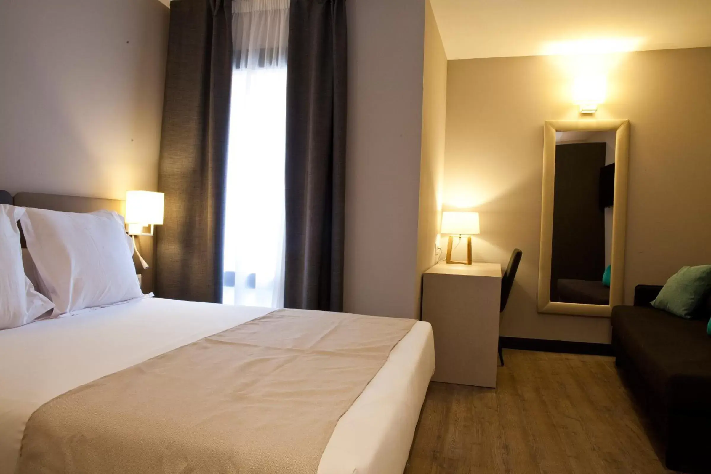 Bedroom, Bed in May Ramblas Hotel