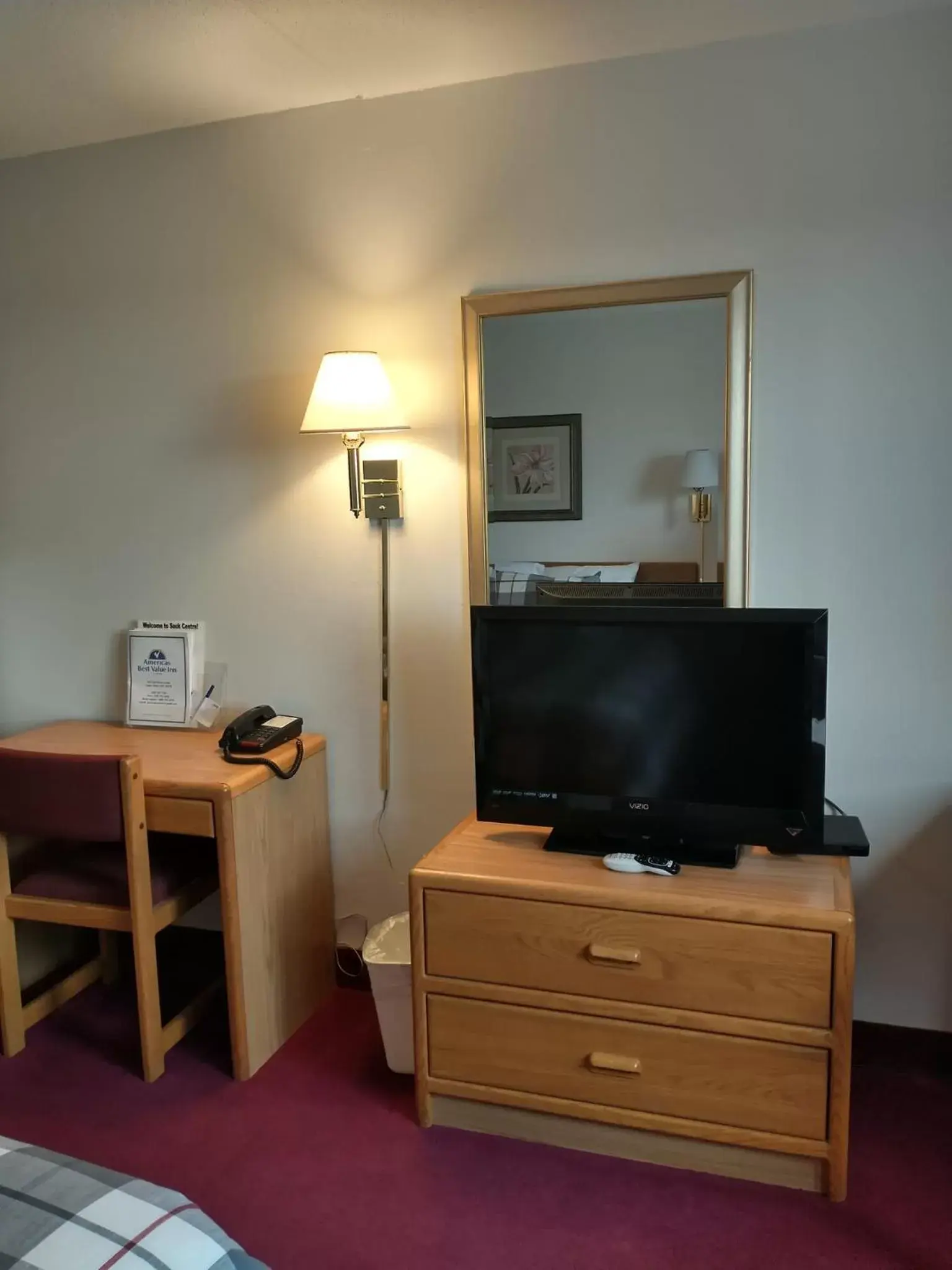 TV/Entertainment Center in Americas Best Value Inn Sauk Centre