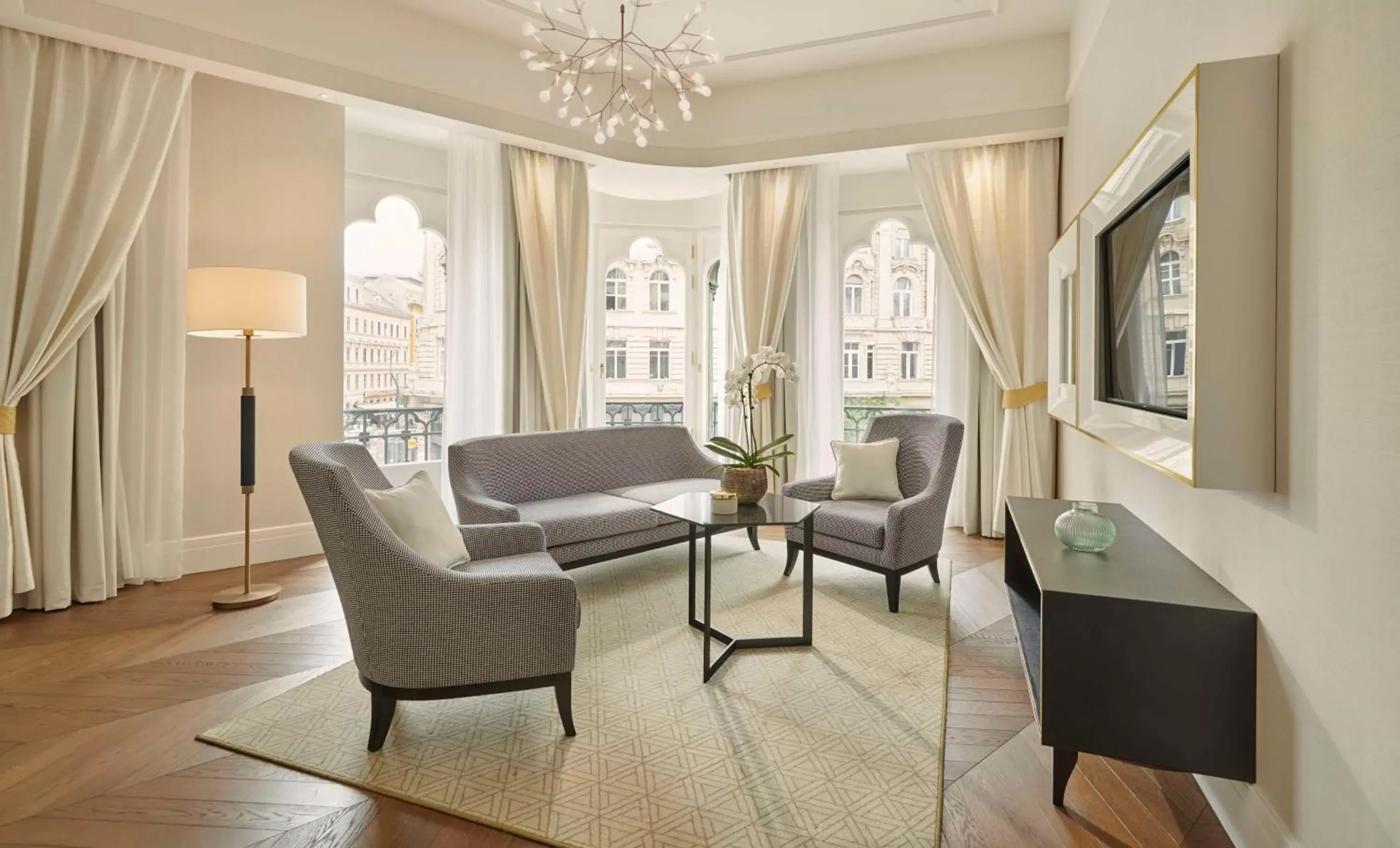 Photo of the whole room, Seating Area in Párisi Udvar Hotel Budapest, part of Hyatt