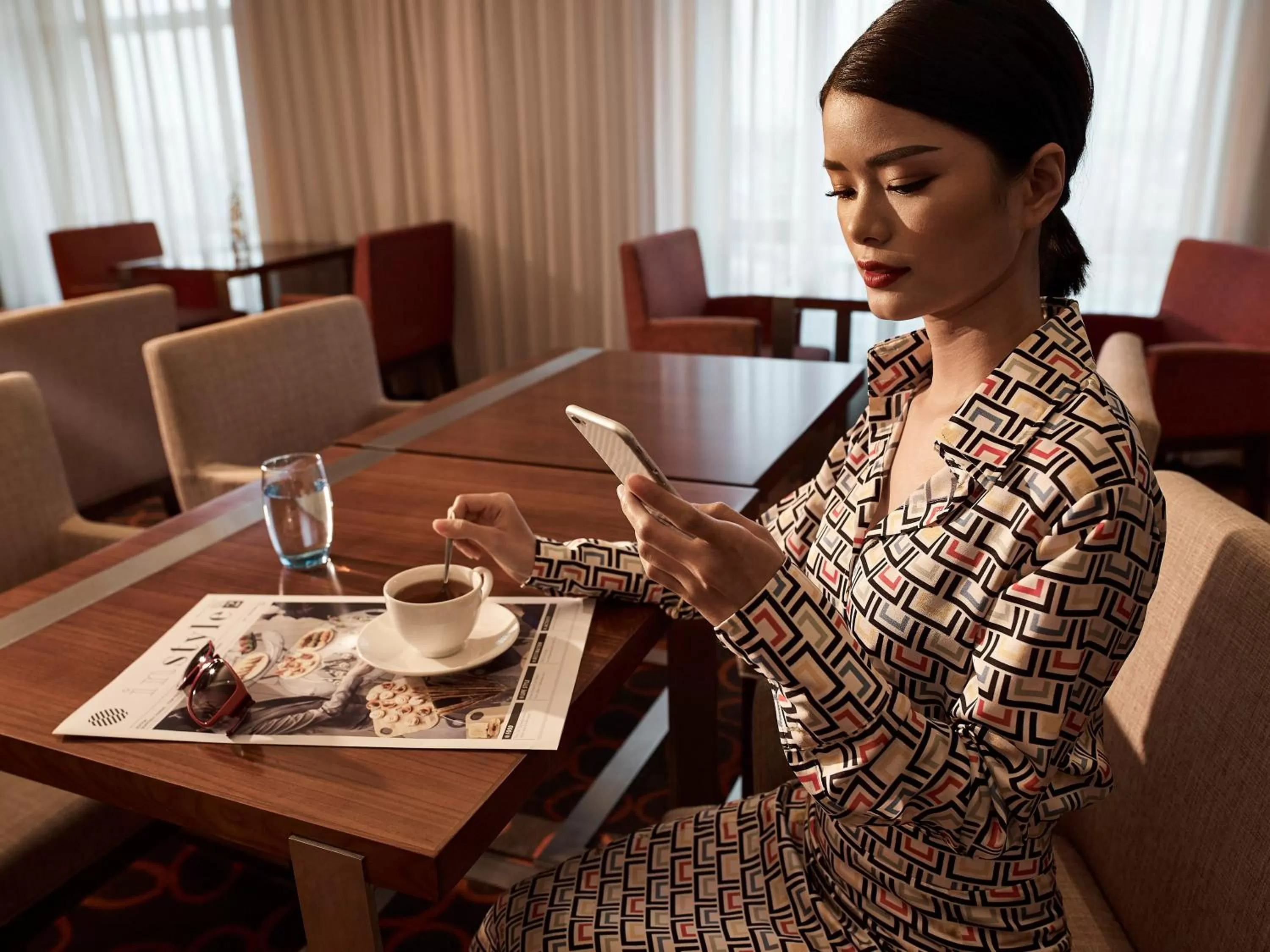 Living room in Pullman Hanoi