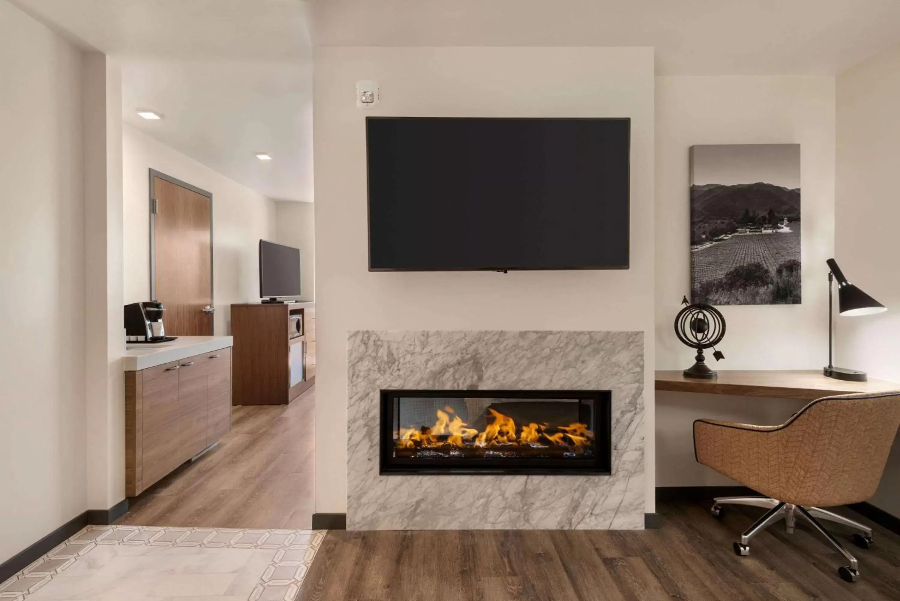 Photo of the whole room in La Quinta by Wyndham San Luis Obispo Photo of the whole room in La Quinta by Wyndham San Luis Obispo