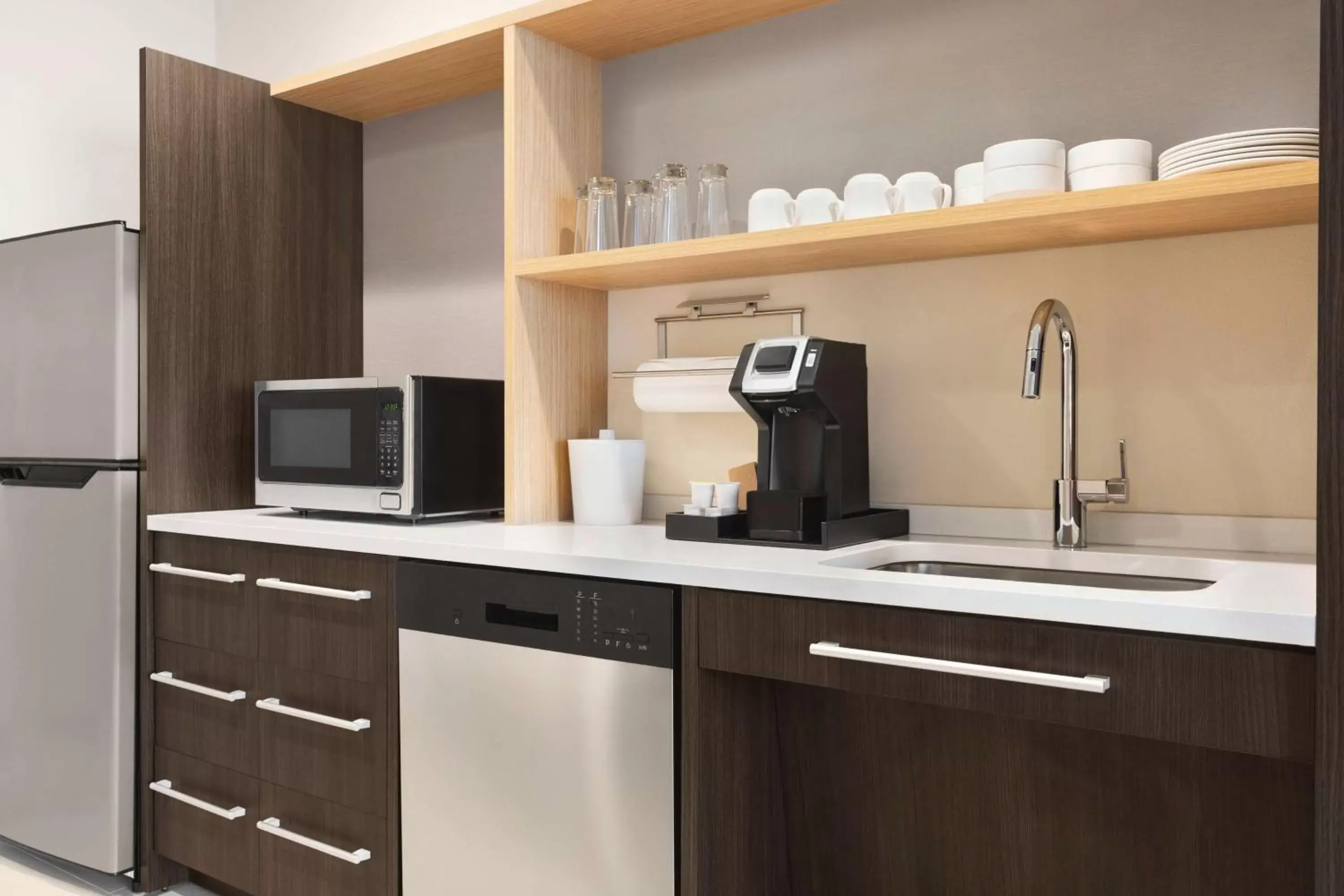 Kitchen or kitchenette, Kitchen/Kitchenette in Home2 Suites By Hilton Nashville West End Avenue