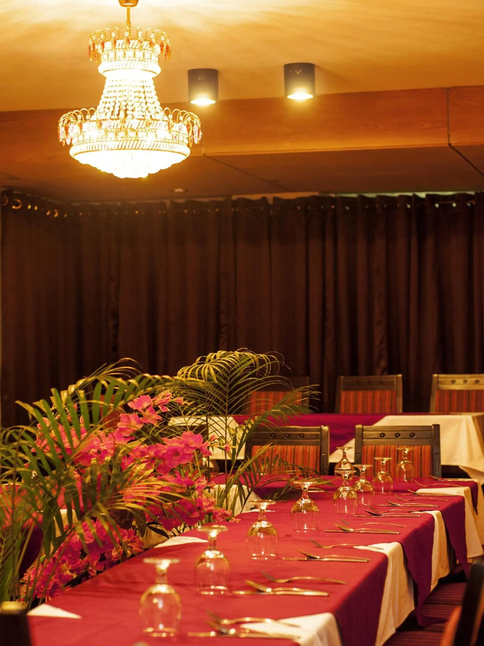 Restaurant/places to eat in Century Park Residence Restaurant/places to eat in Century Park Residence