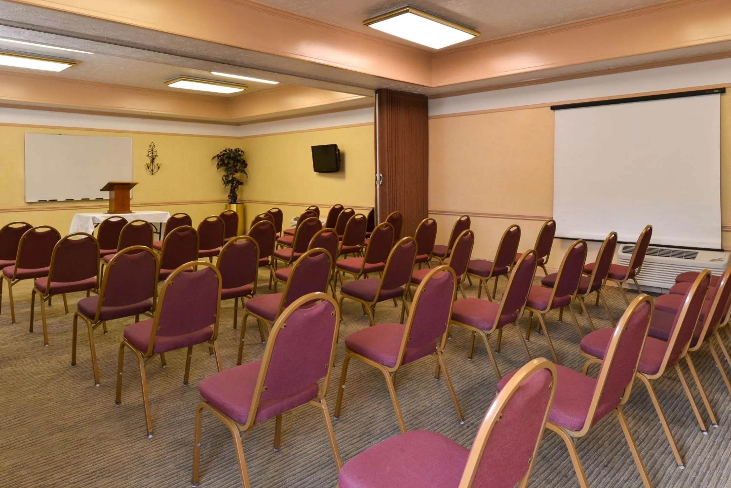 SureStay Plus Hotel by Best Western Fayetteville