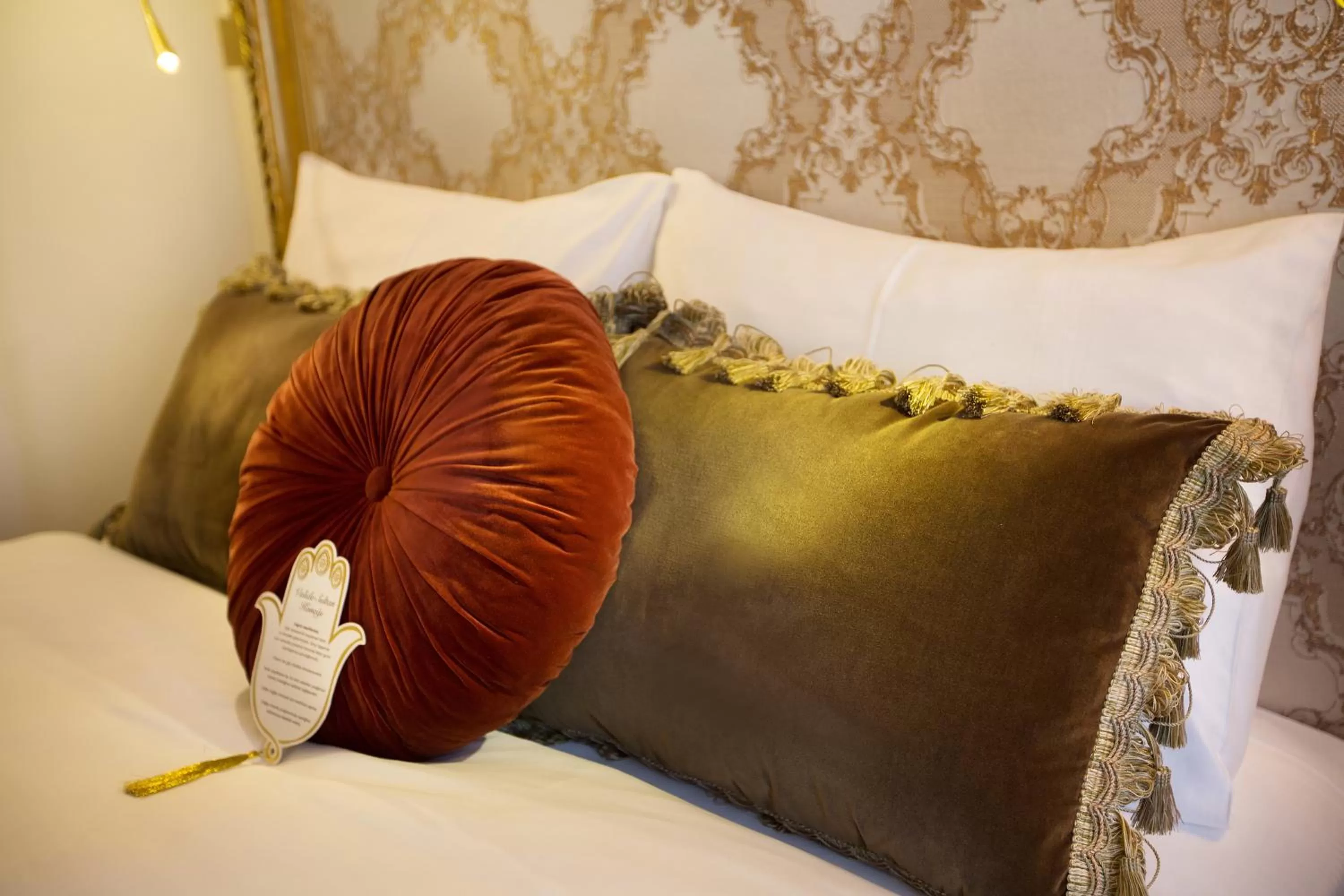 Decorative detail, Bed in Valide Sultan Konagi