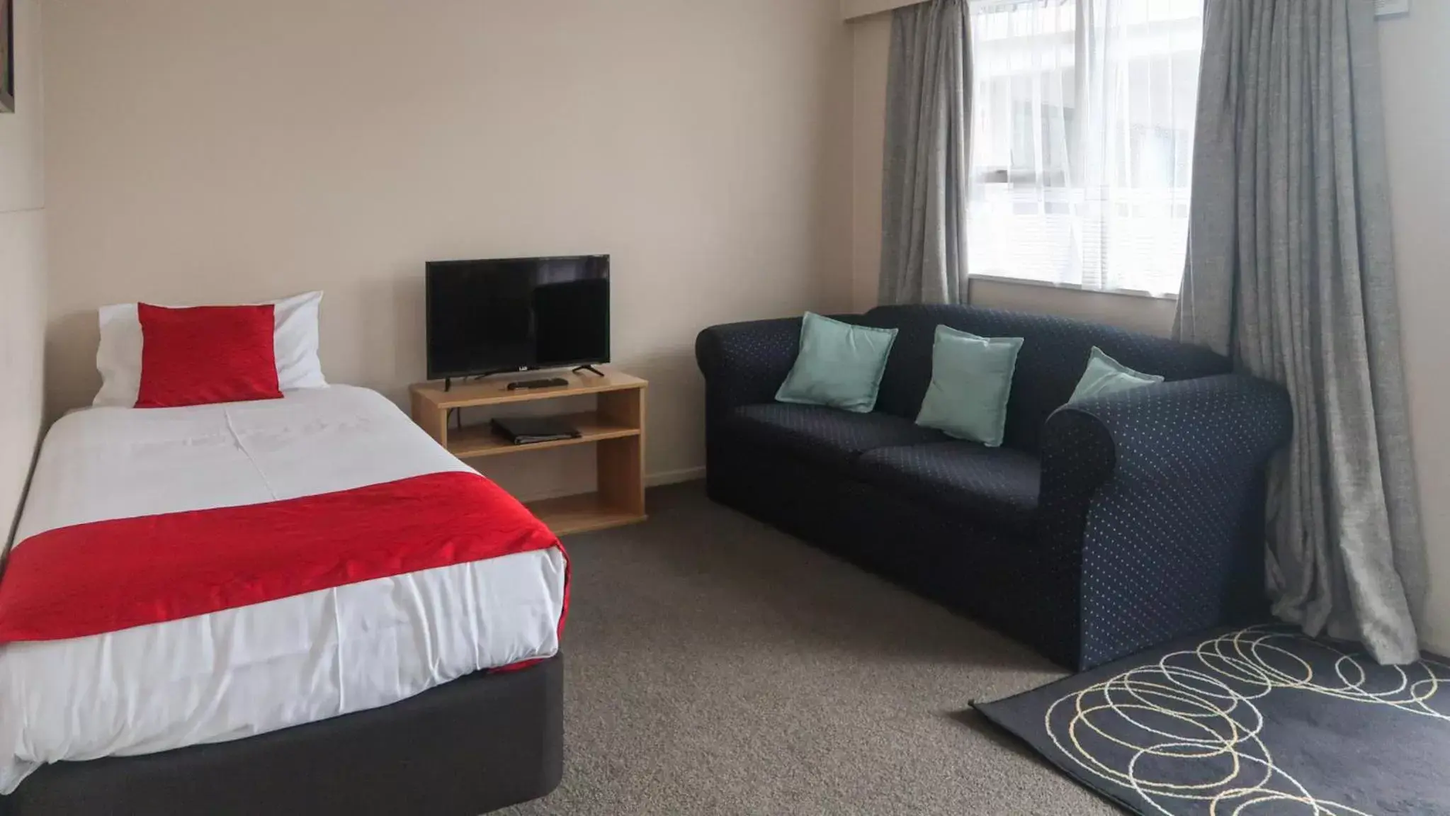 Bed in Fiesta Court Motel Bed in Fiesta Court Motel