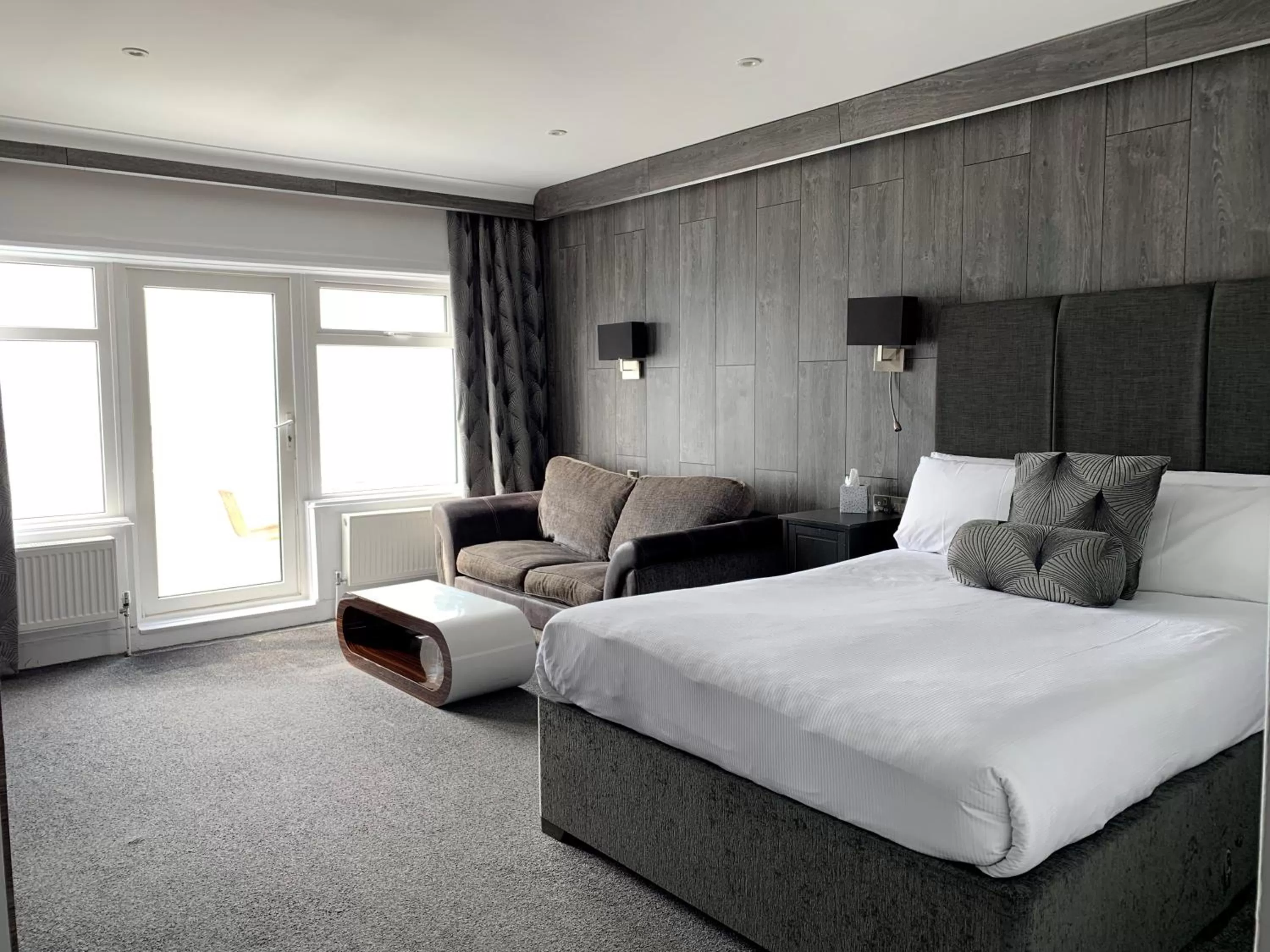 Bedroom, Bed in Cumberland Hotel - OCEANA COLLECTION