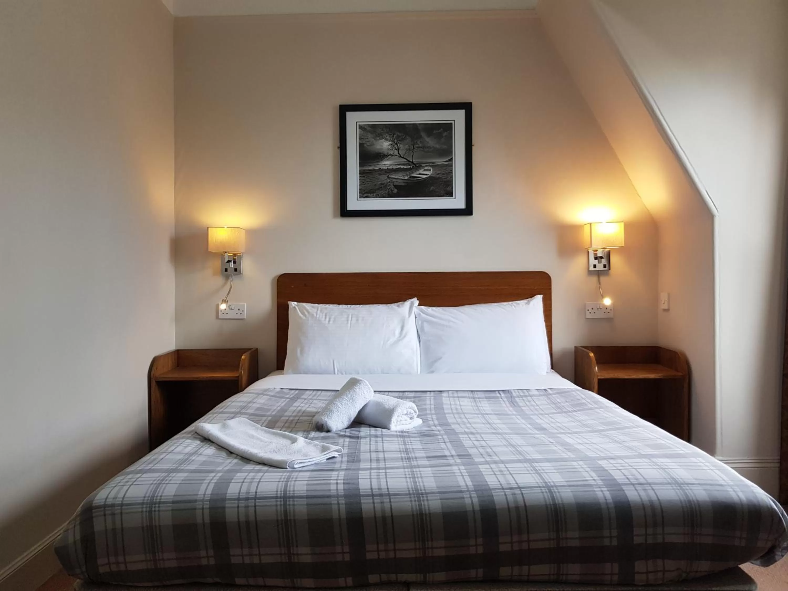 Bed in Aberdeen House