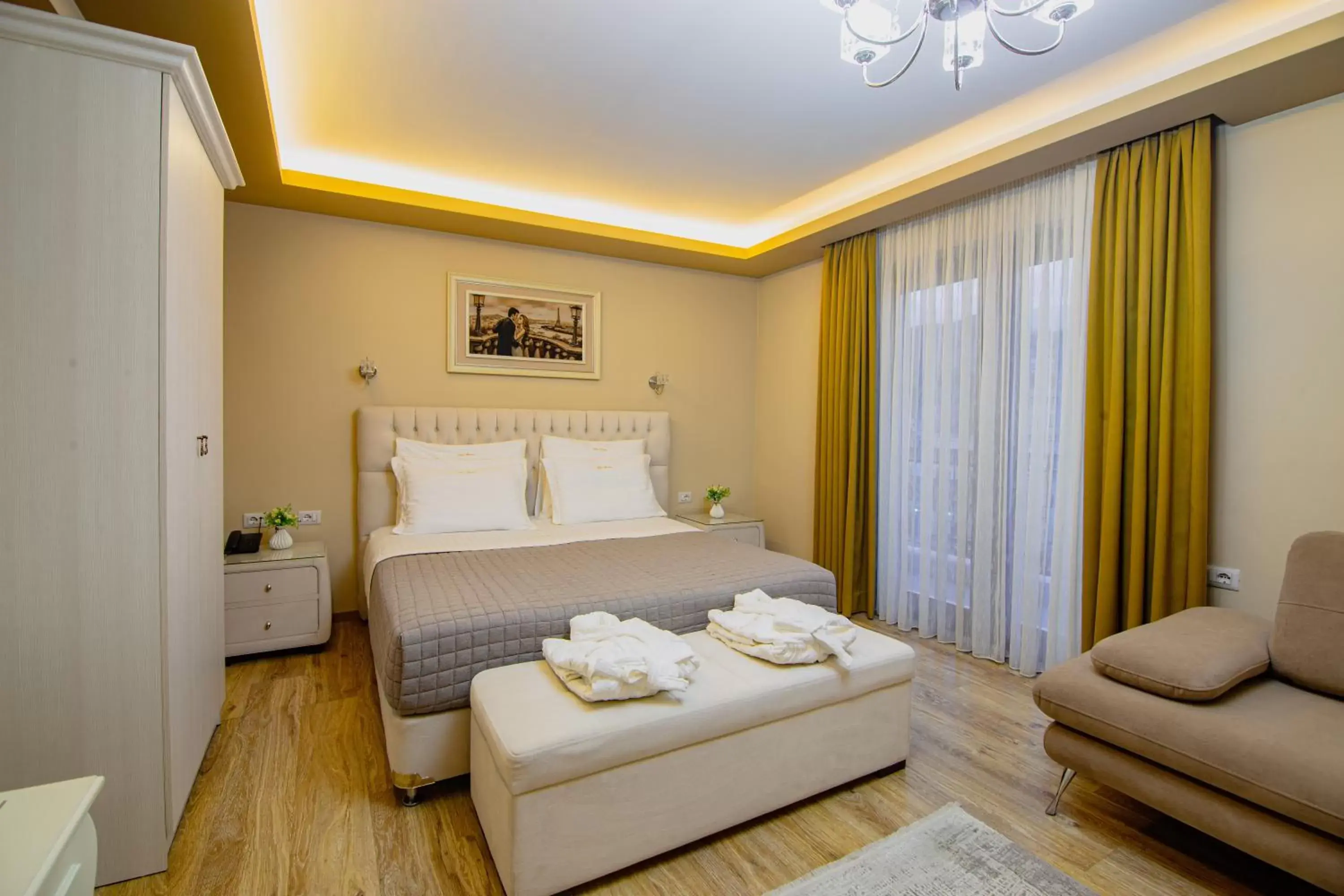 Triple Room with City View in Christi's Hotel Borova Triple Room with City View in Christi's Hotel Borova