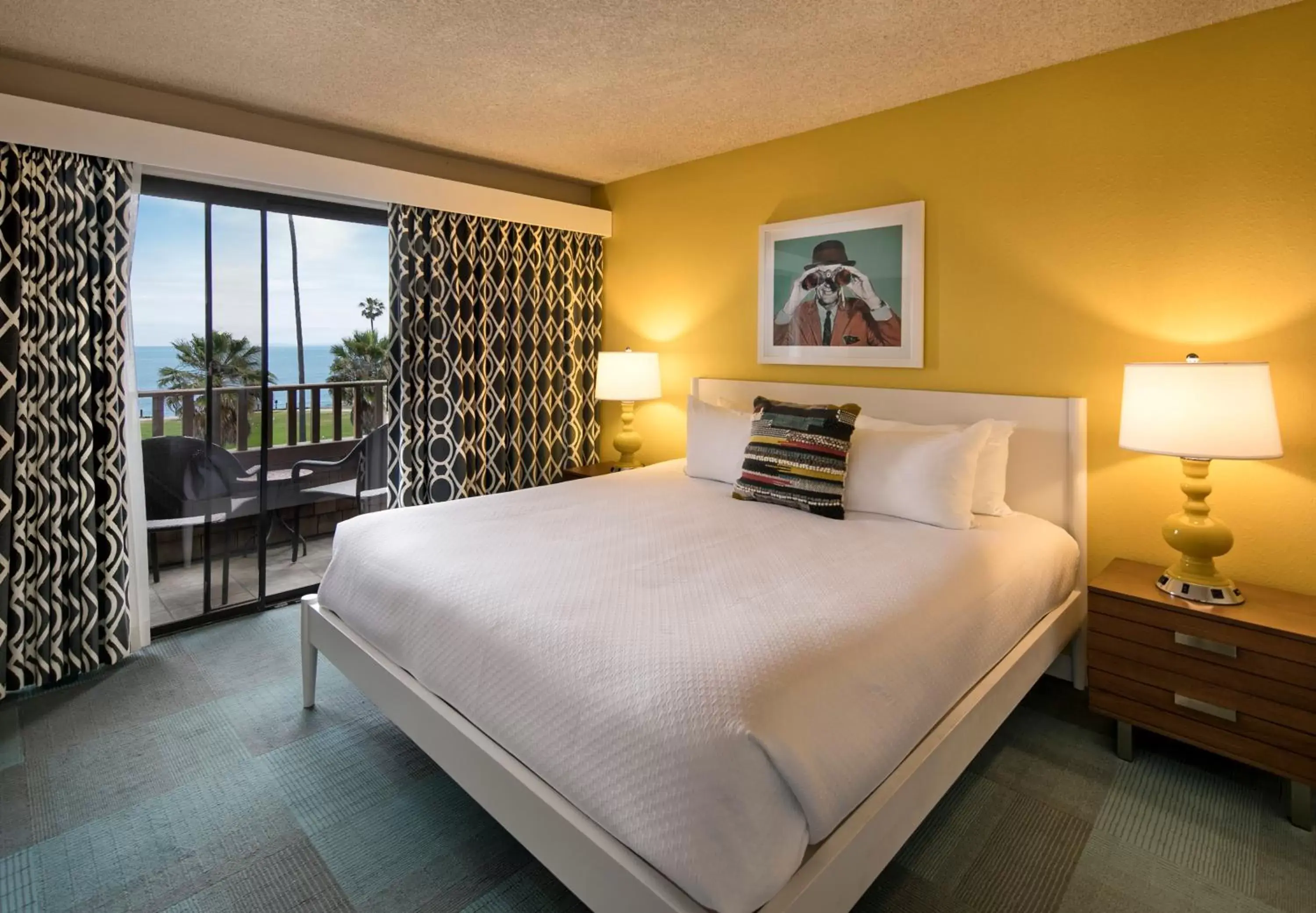 Superior Suite with Sea View in La Jolla Cove Suites