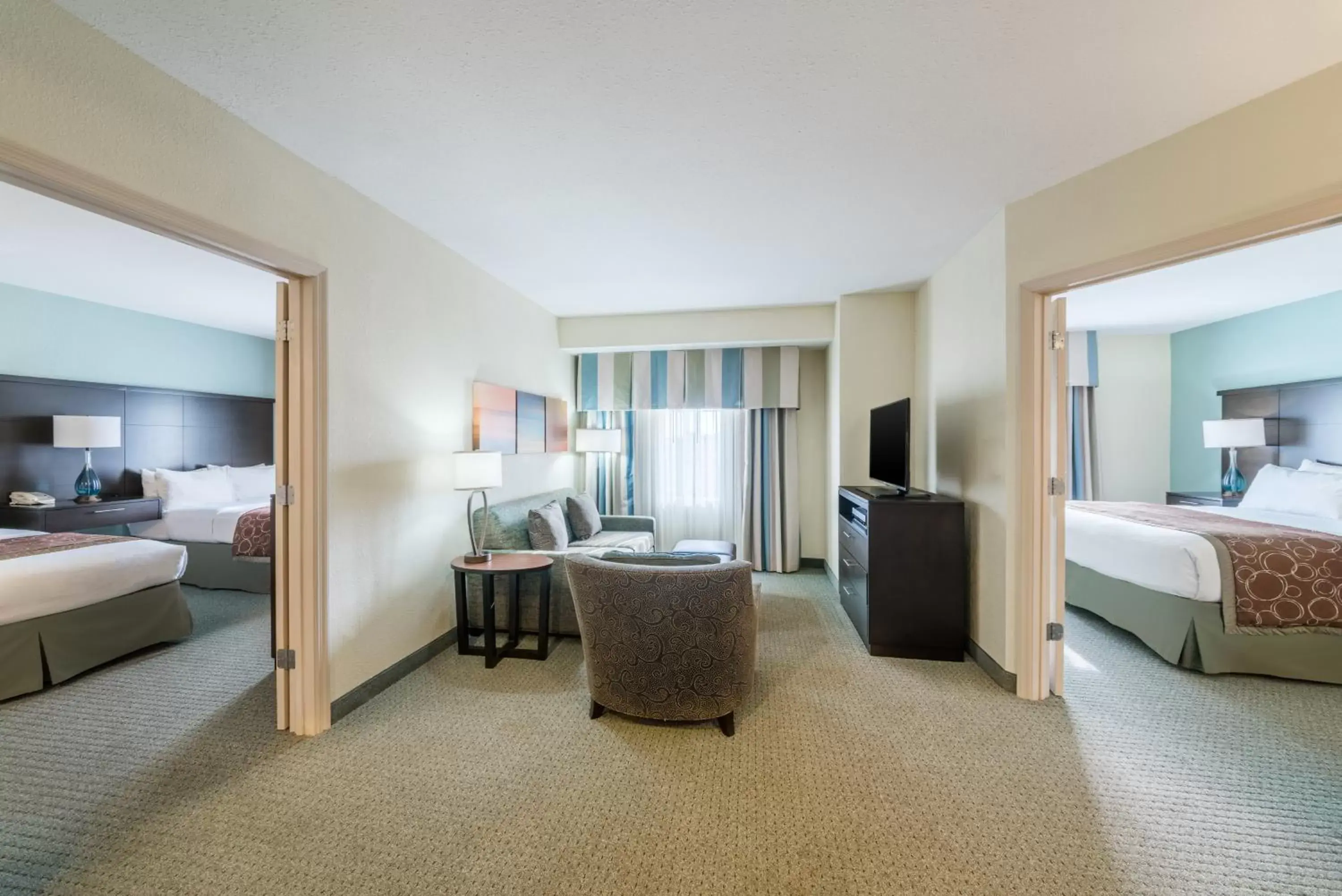 Seating Area in Staybridge Suites Wilmington - Brandywine Valley, an IHG Hotel