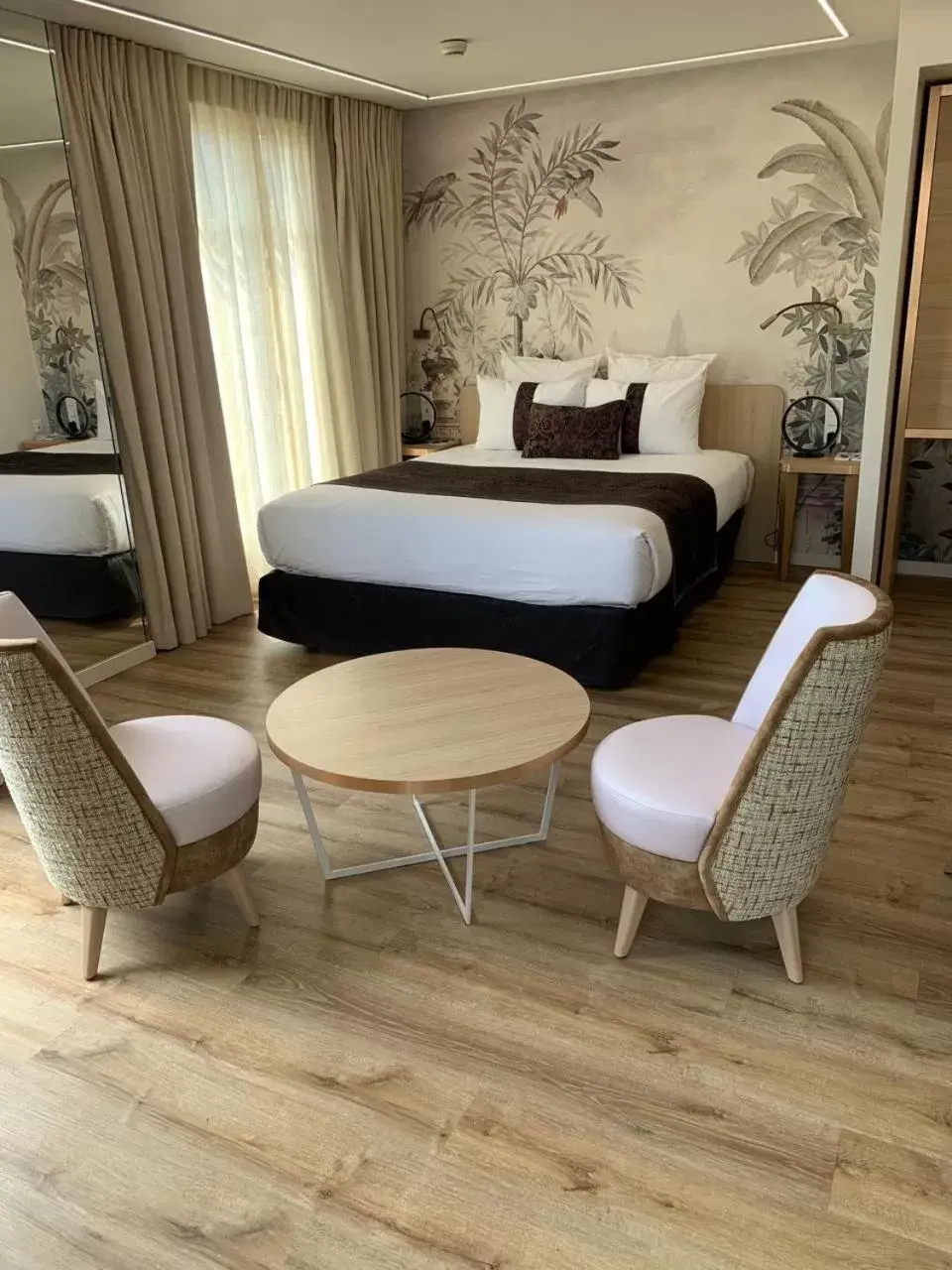 Bed in Grand Hotel Saint Michel