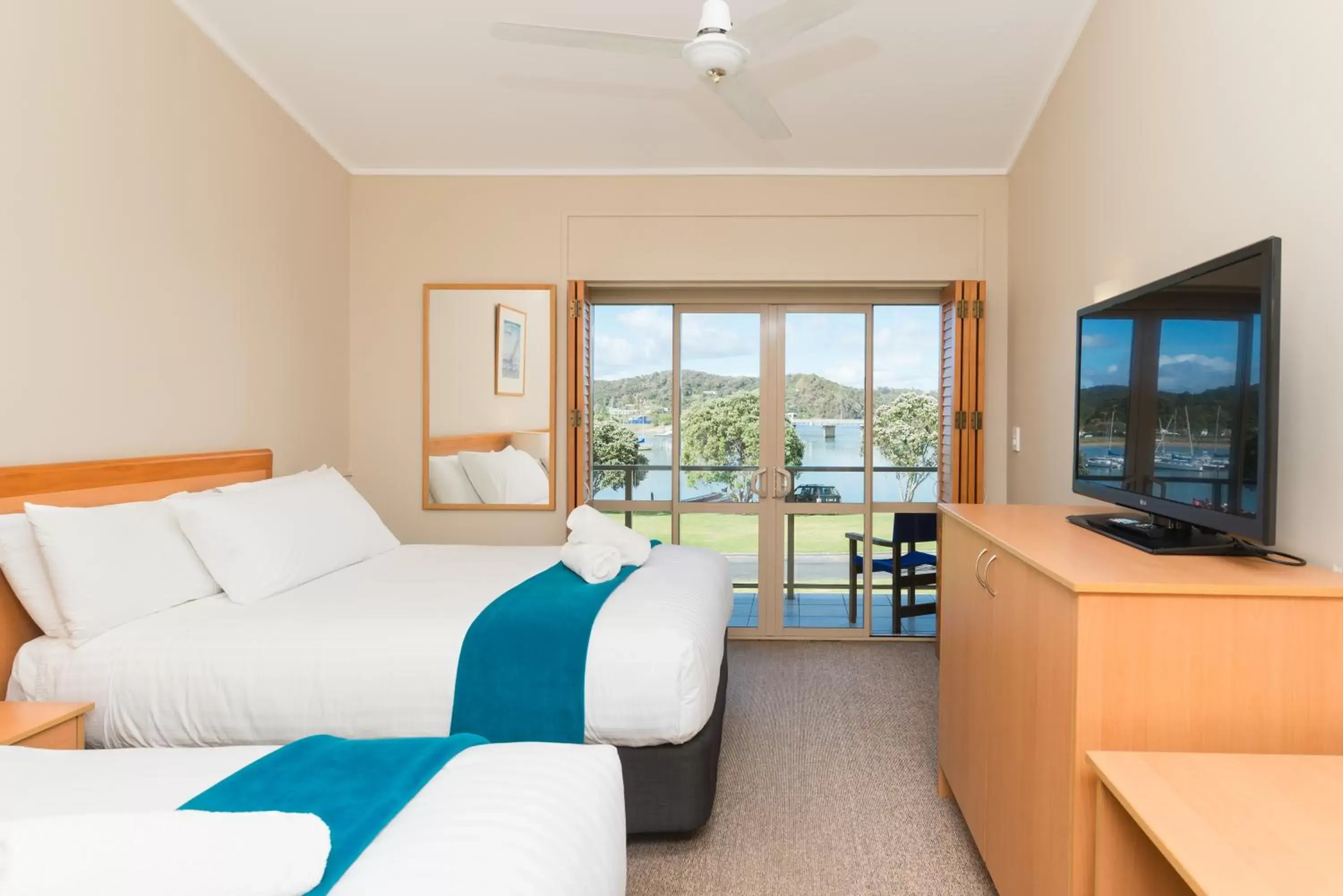 TV and multimedia in Copthorne Hotel & Resort Bay Of Islands