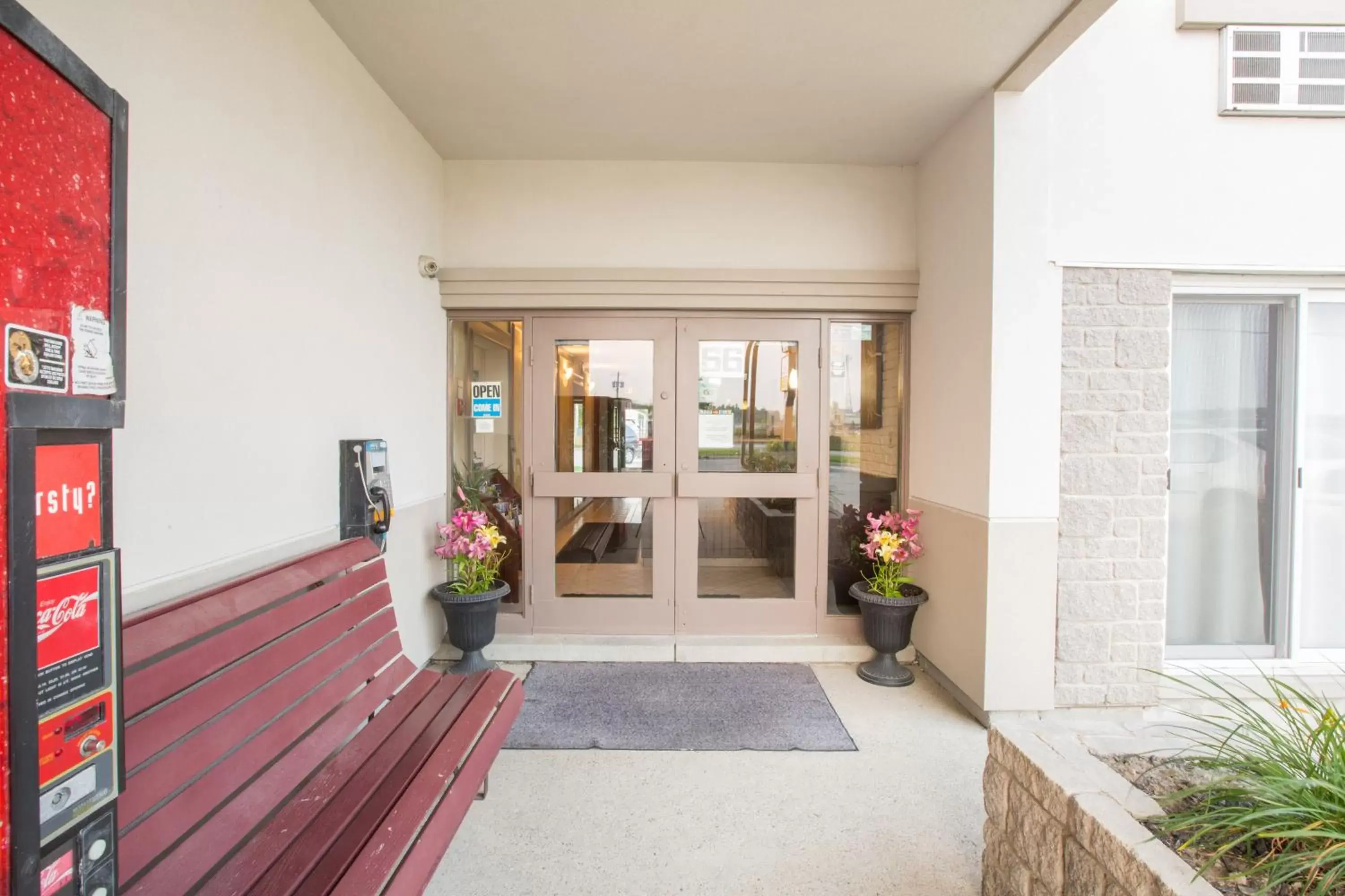 Facade/entrance in The Village Inn Facade/entrance in The Village Inn