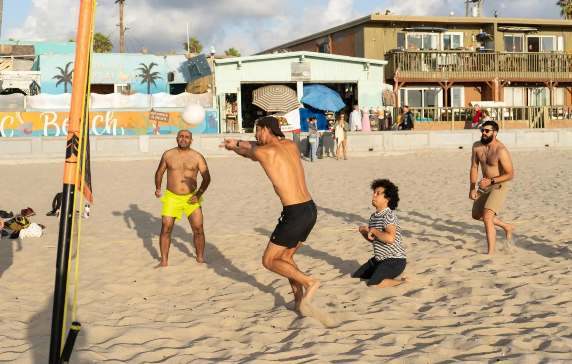 Sports in ITH Beach Bungalow Surf Hostel San Diego