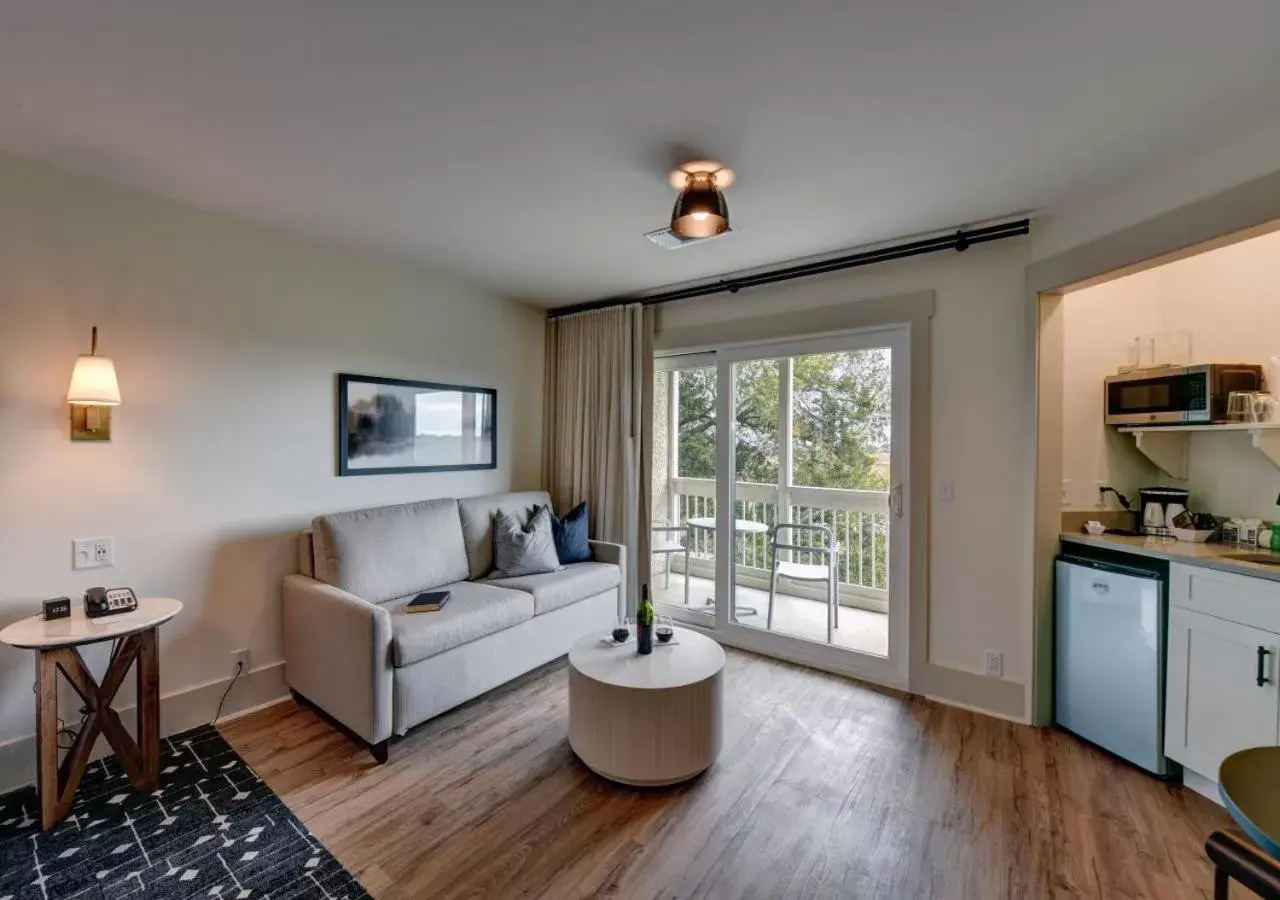 Living room, Seating Area in Sea Palms Resort