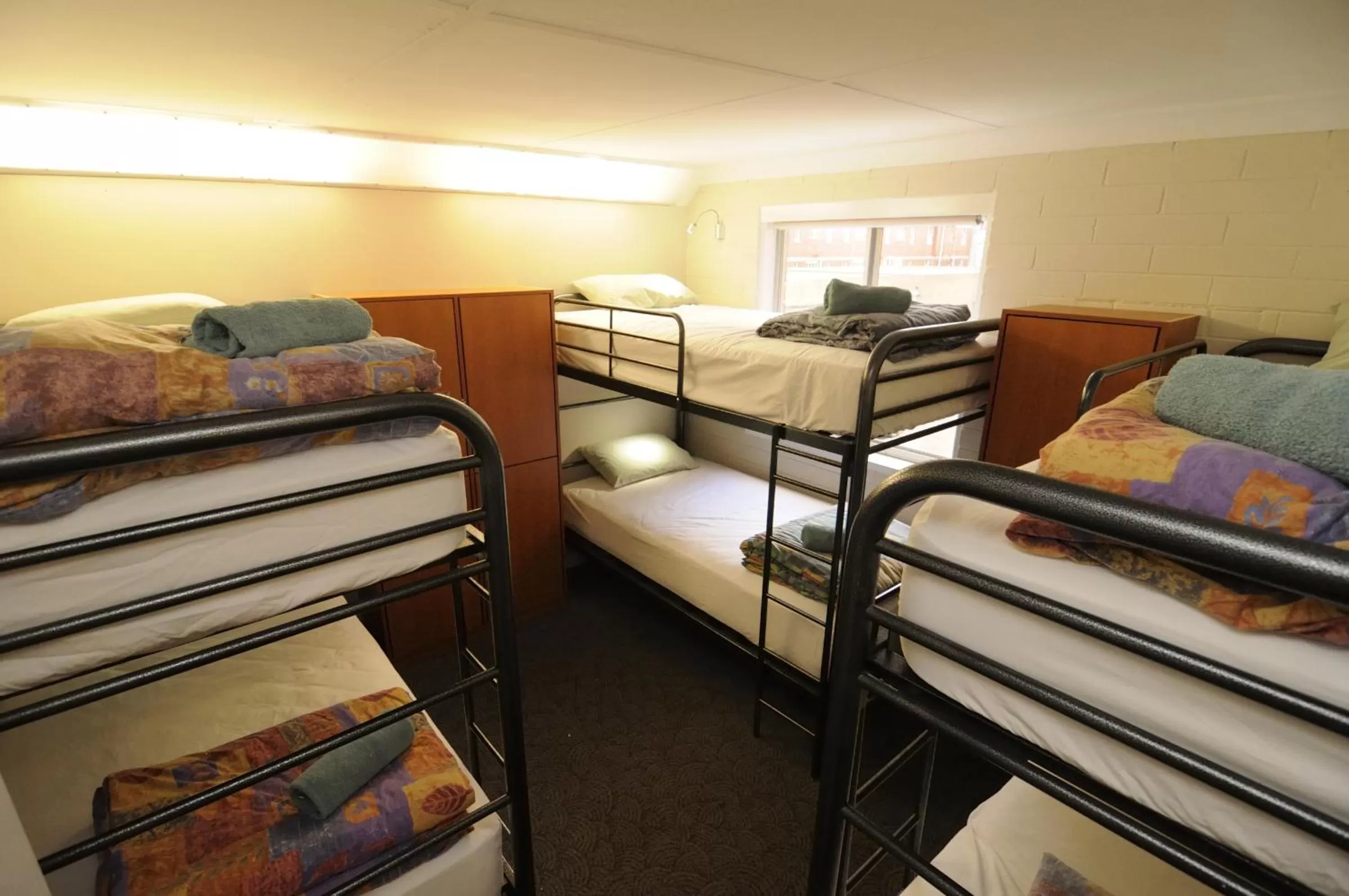 bunk bed, Bed in Kangaroo Inn