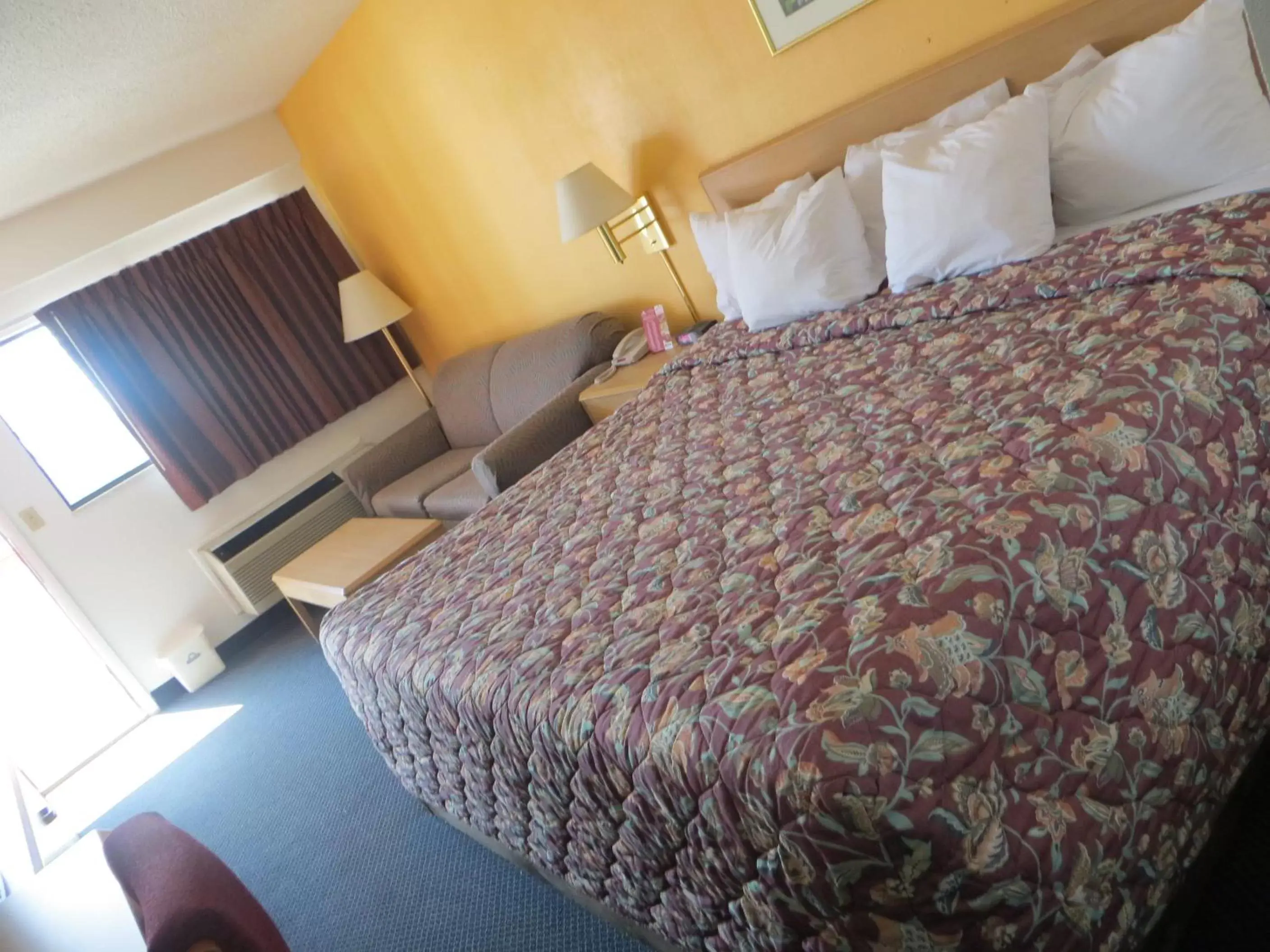 Photo of the whole room, Bed in Days Inn by Wyndham Kingdom City