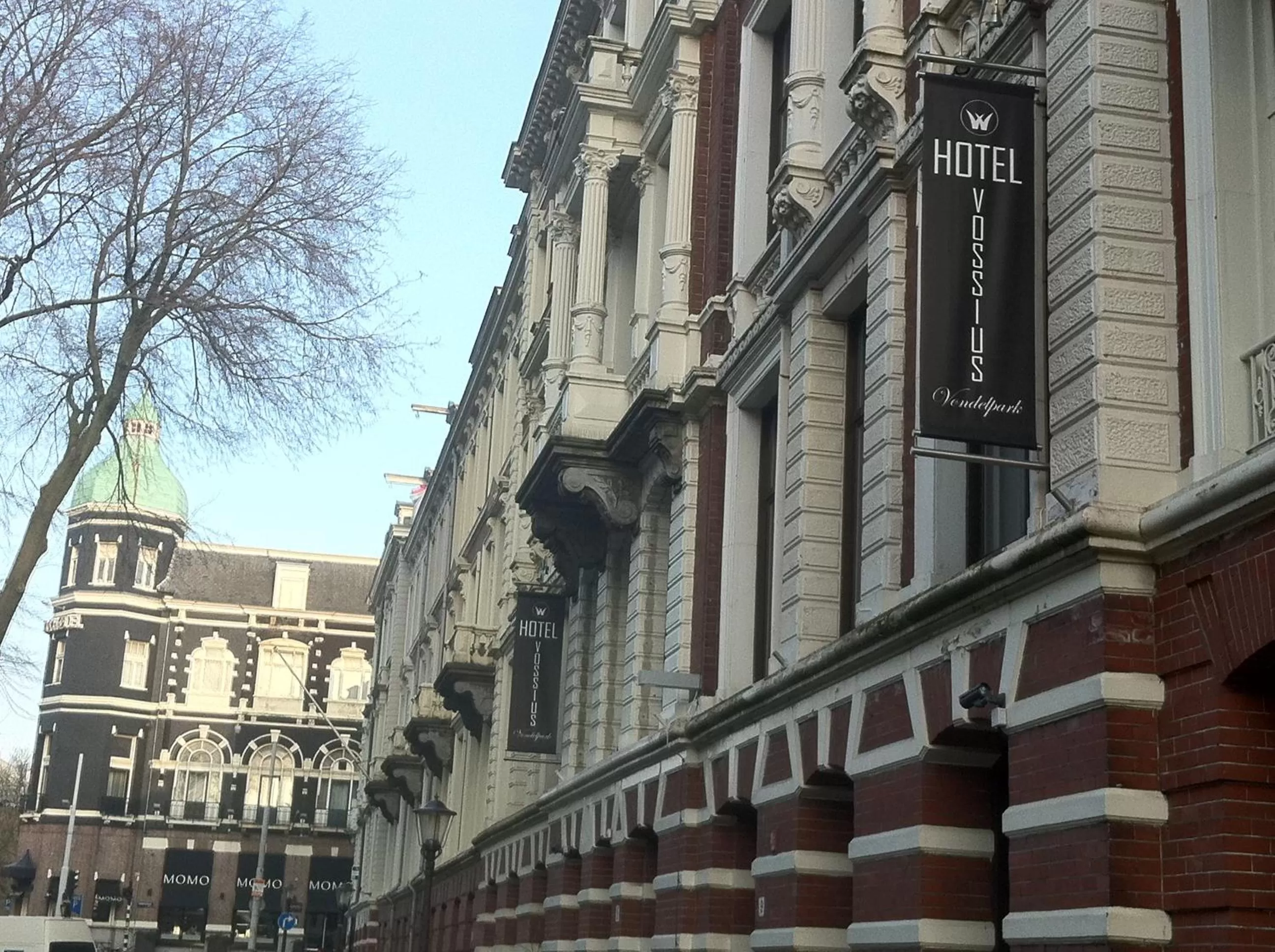 Facade/entrance in Hotel Vossius Vondelpark