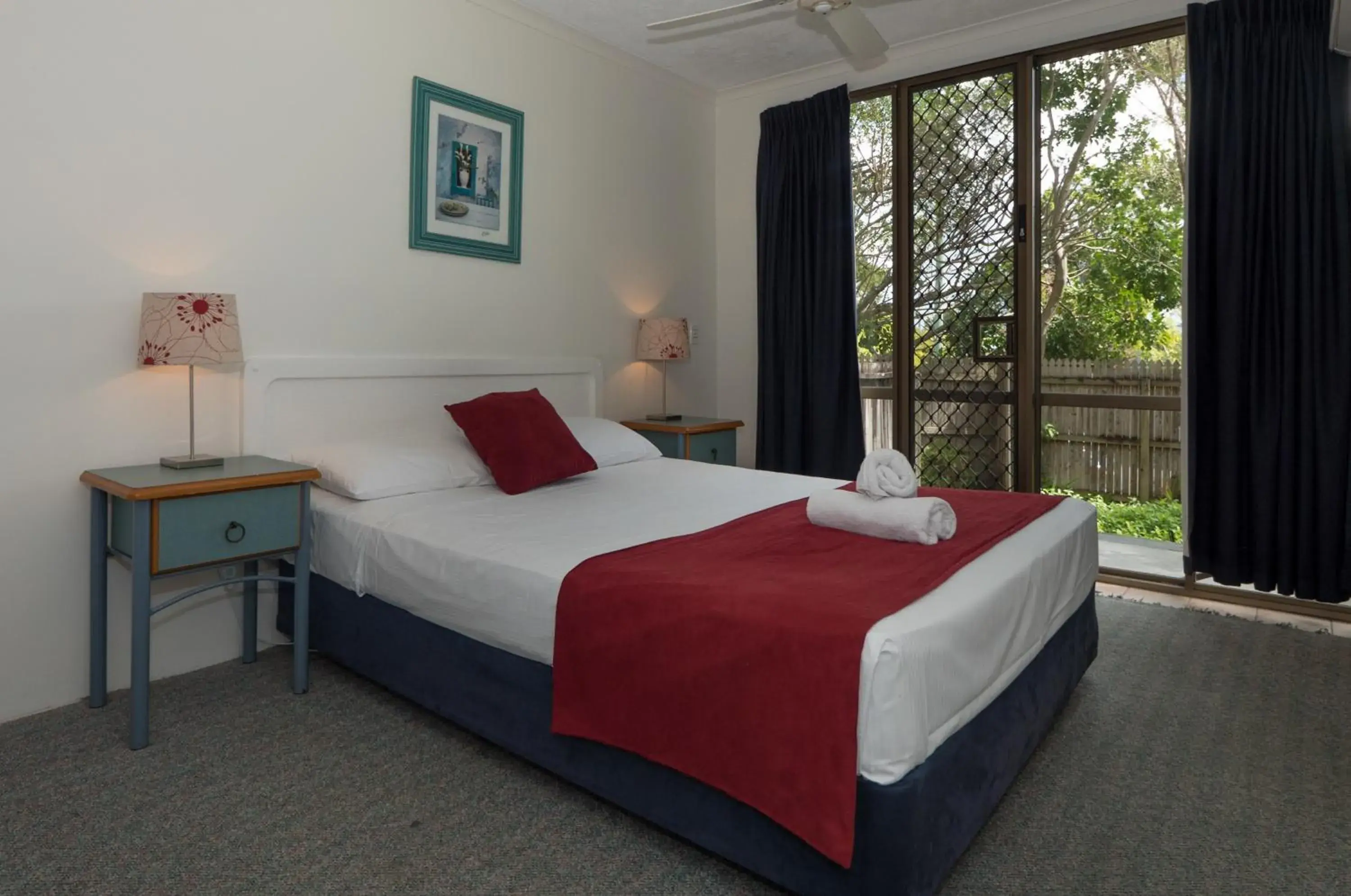 Bedroom, Bed in Enderley Gardens Resort