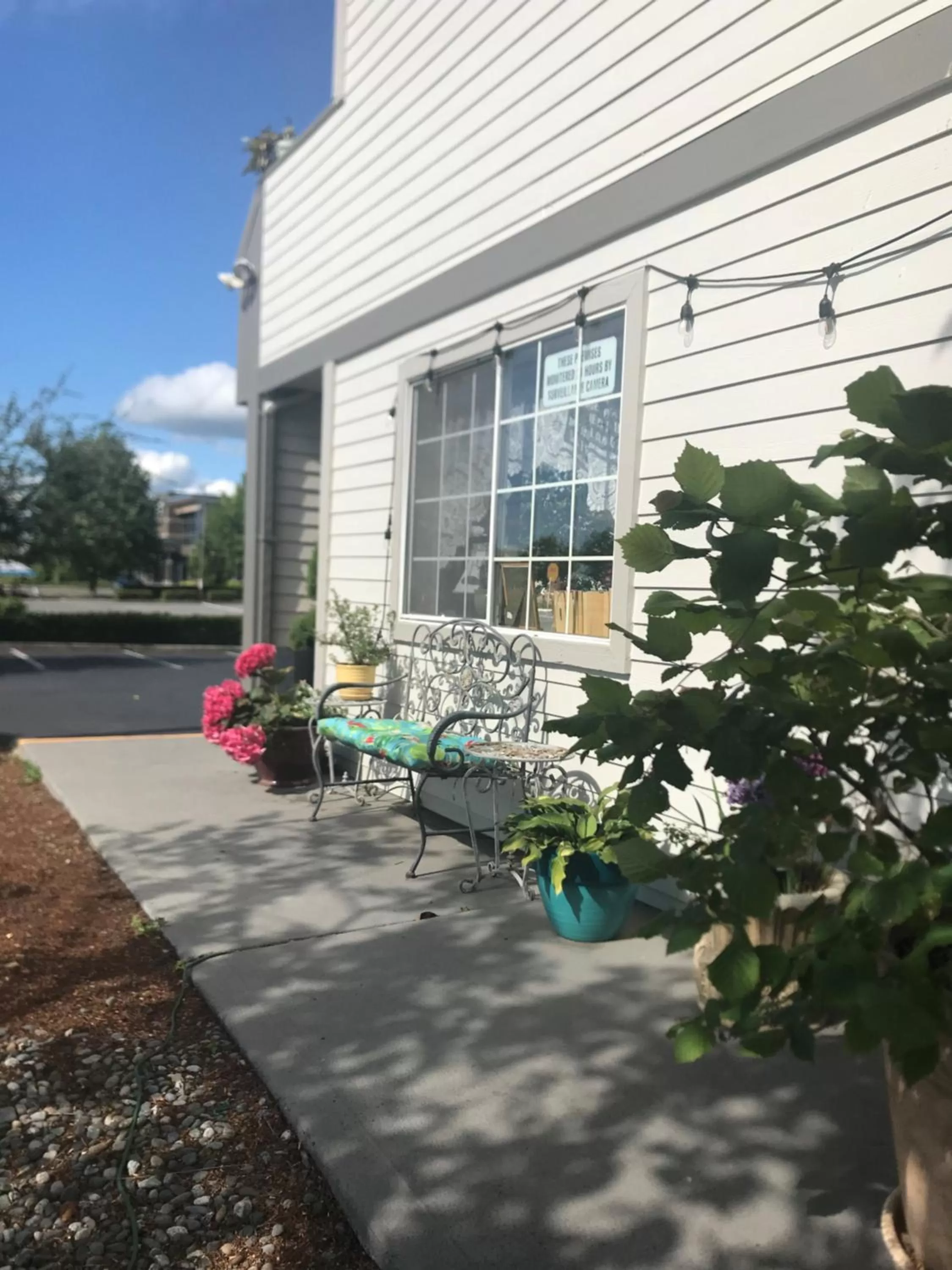 Property building in Tulip Inn Mount Vernon