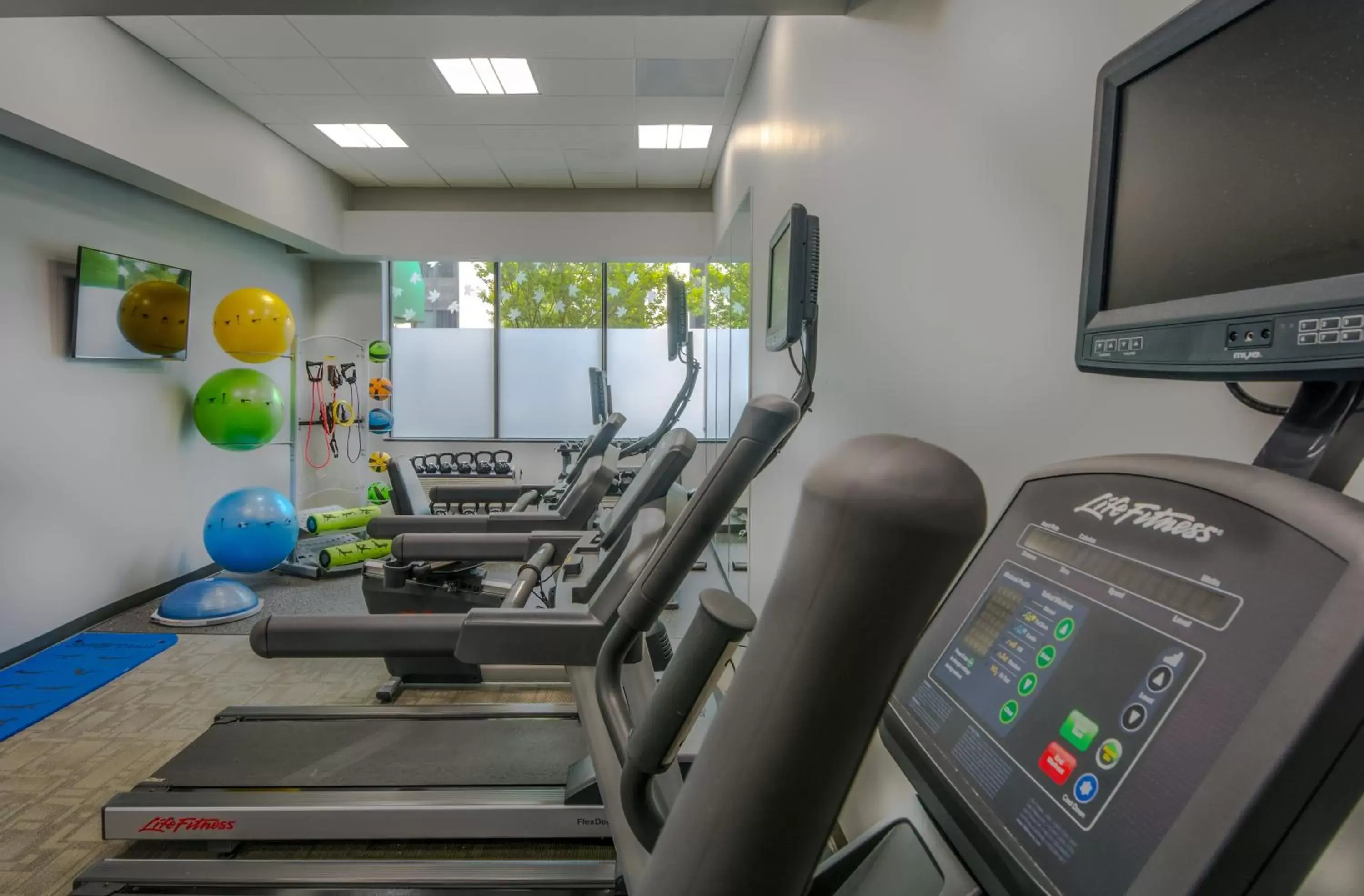 Fitness centre/facilities, Fitness Center/Facilities in Holiday Inn Arlington at Ballston, an IHG Hotel