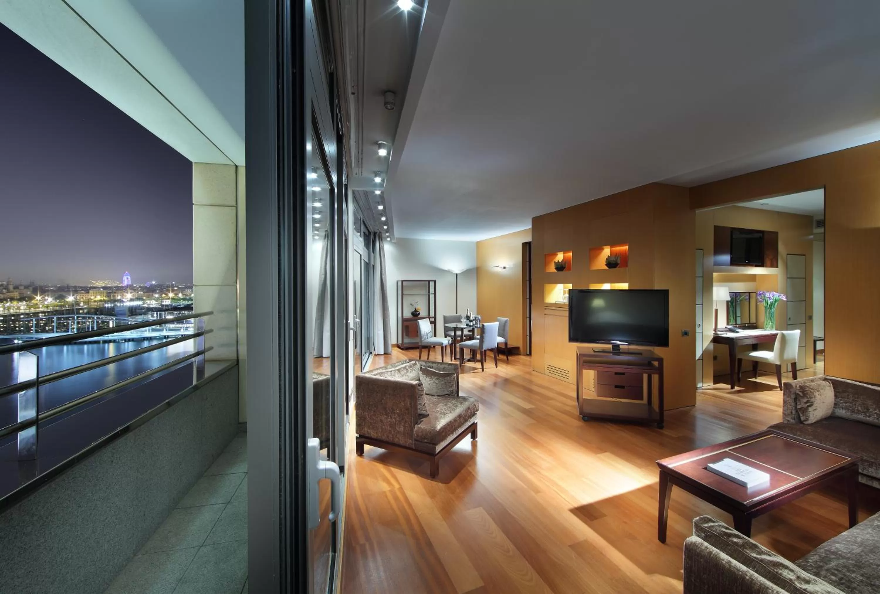 TV and multimedia in Eurostars Grand Marina Hotel GL