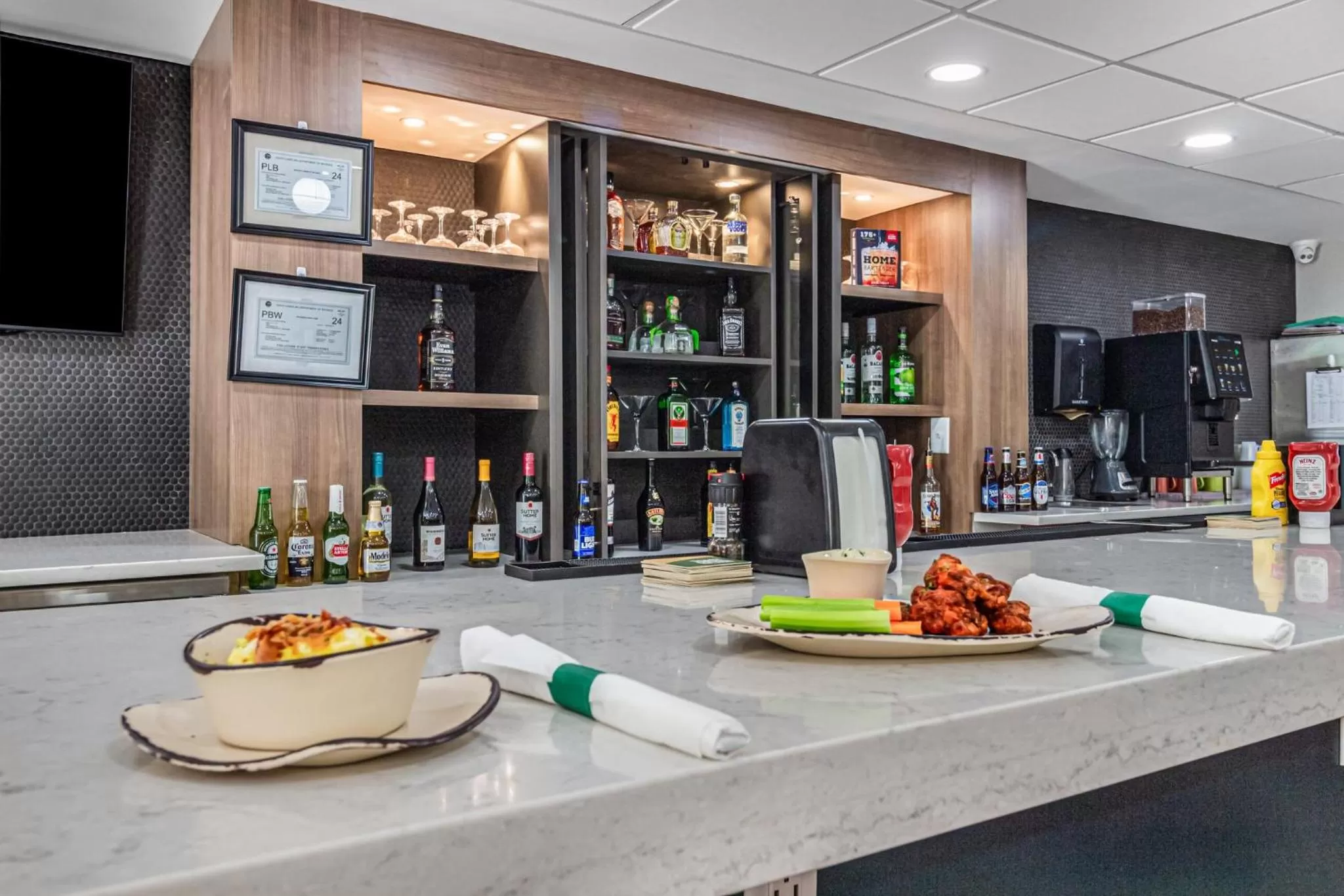 Restaurant/places to eat in Holiday Inn Spartanburg Northwest