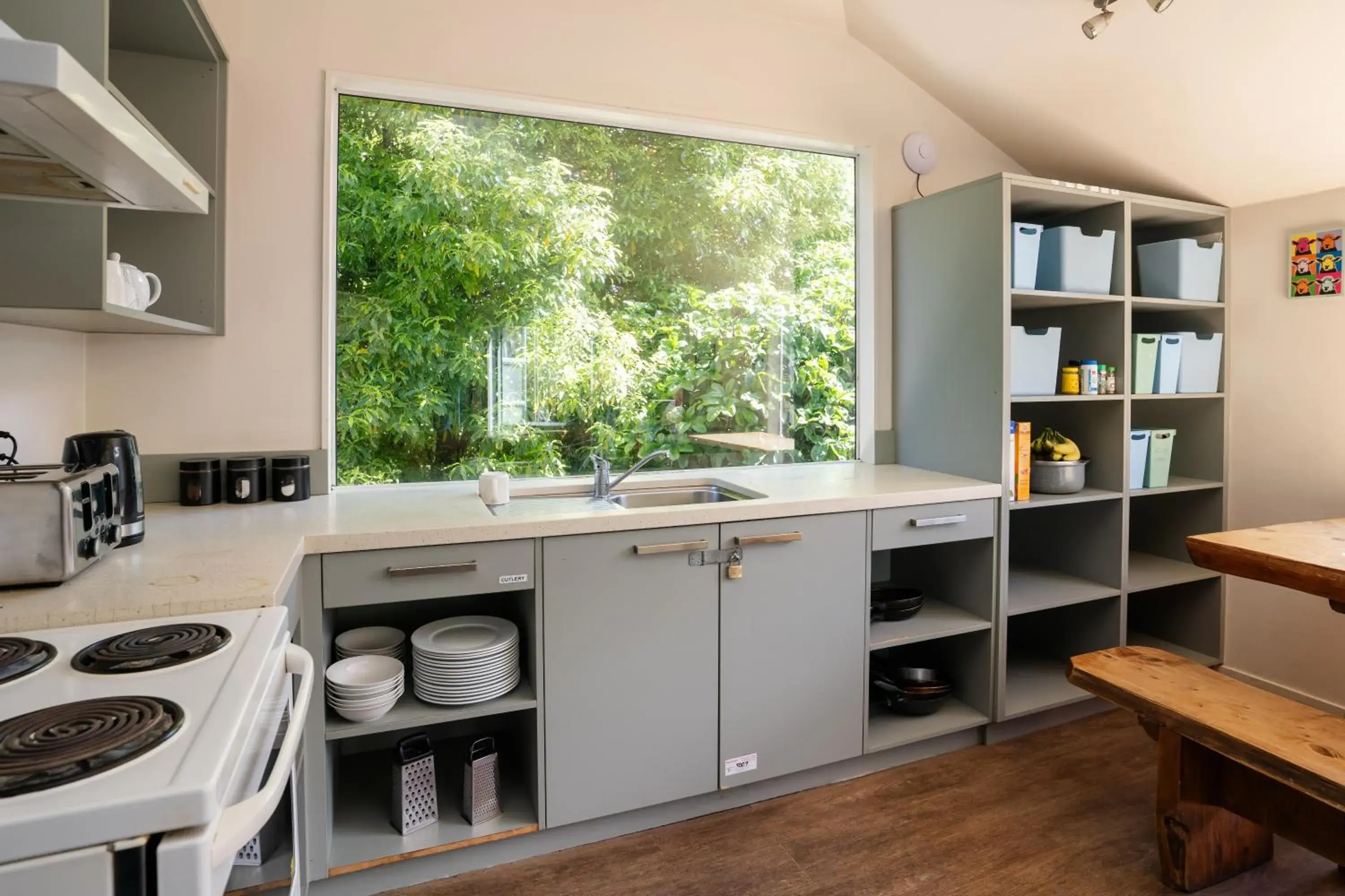 Kitchen/Kitchenette in Haka Lodge Queenstown