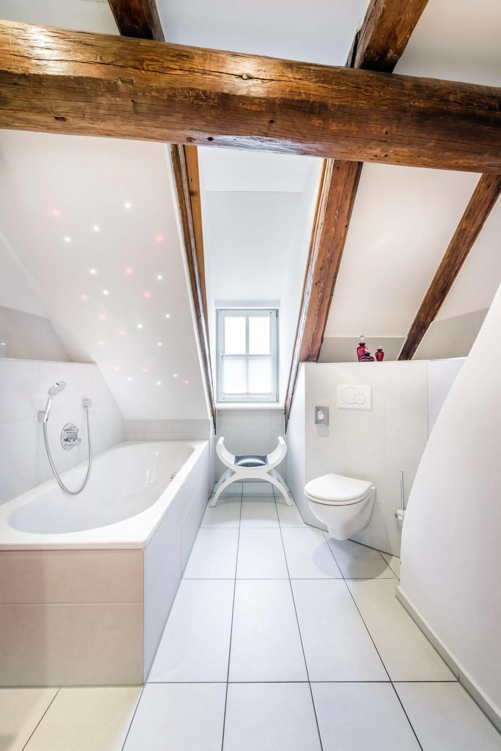 Toilet in Chin-Chin Hotel ehemals Bohemian Hotel