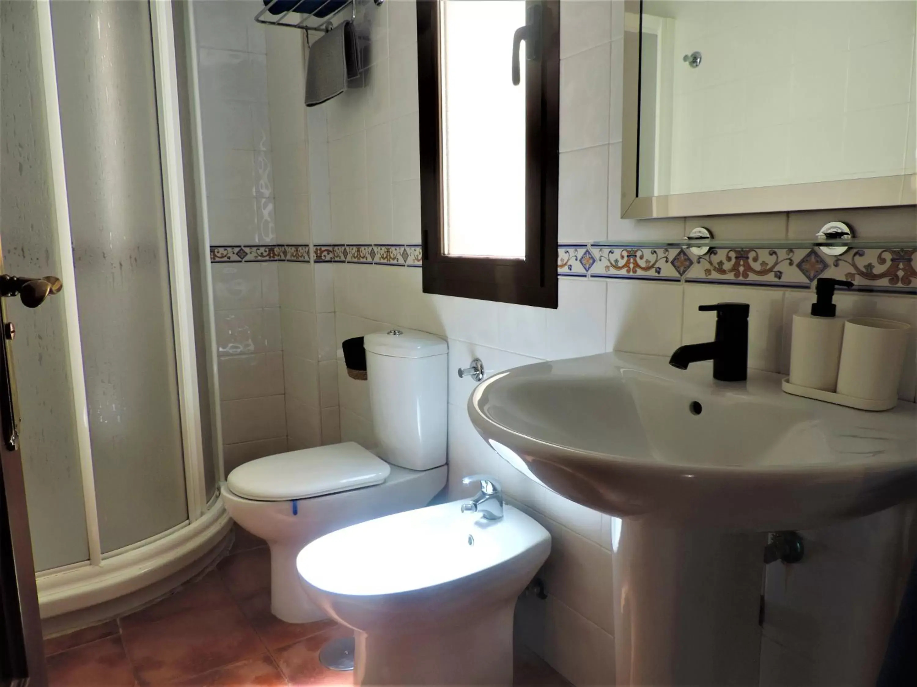 Shower, Bathroom in APARTAMENTOS CASERIA DE COMARES
