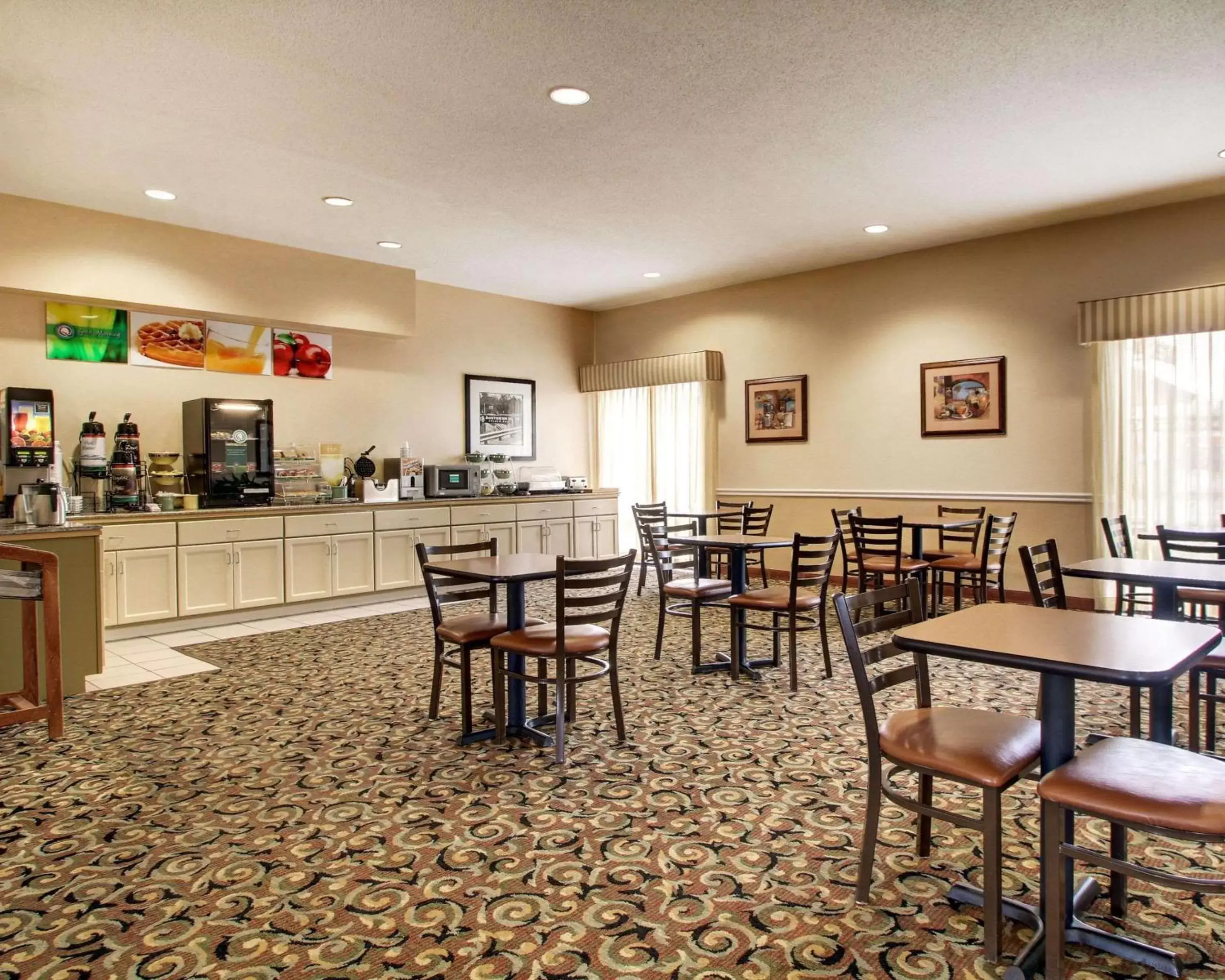 Restaurant/Places to Eat in Quality Inn & Suites Hattiesburg