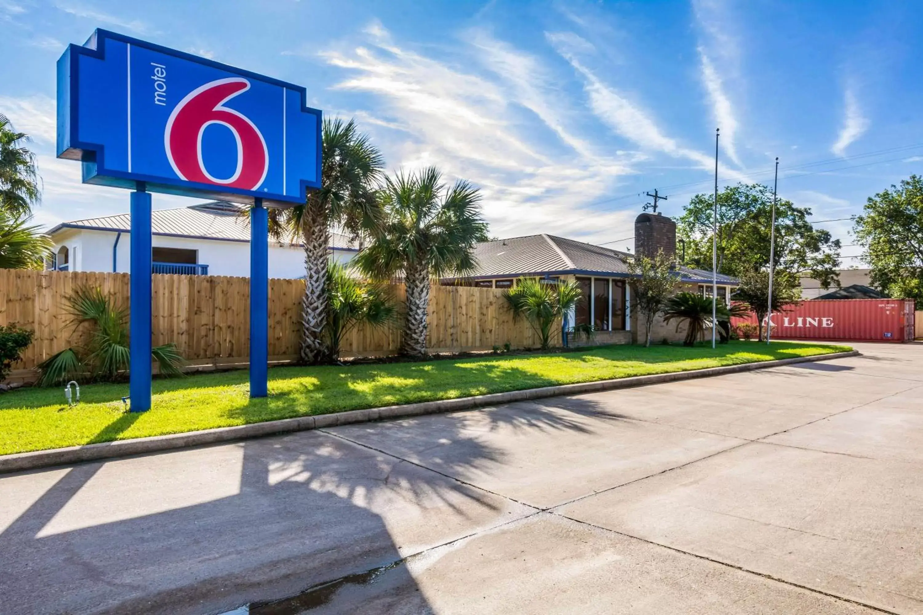 Property building in Motel 6-Freeport, TX Property building in Motel 6-Freeport, TX