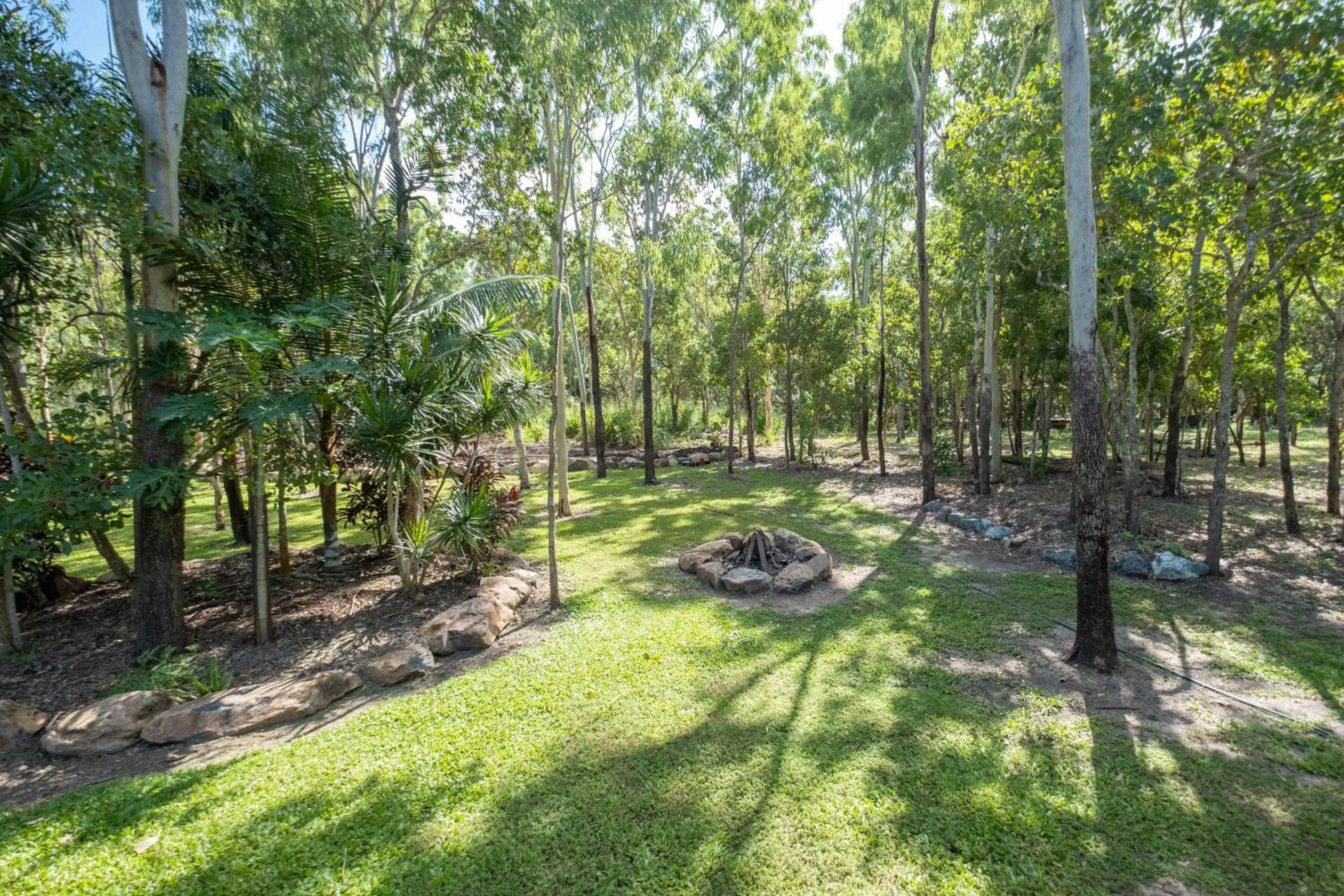 flat iron, Garden in Airlie Beach Eco Cabins - Adults Only