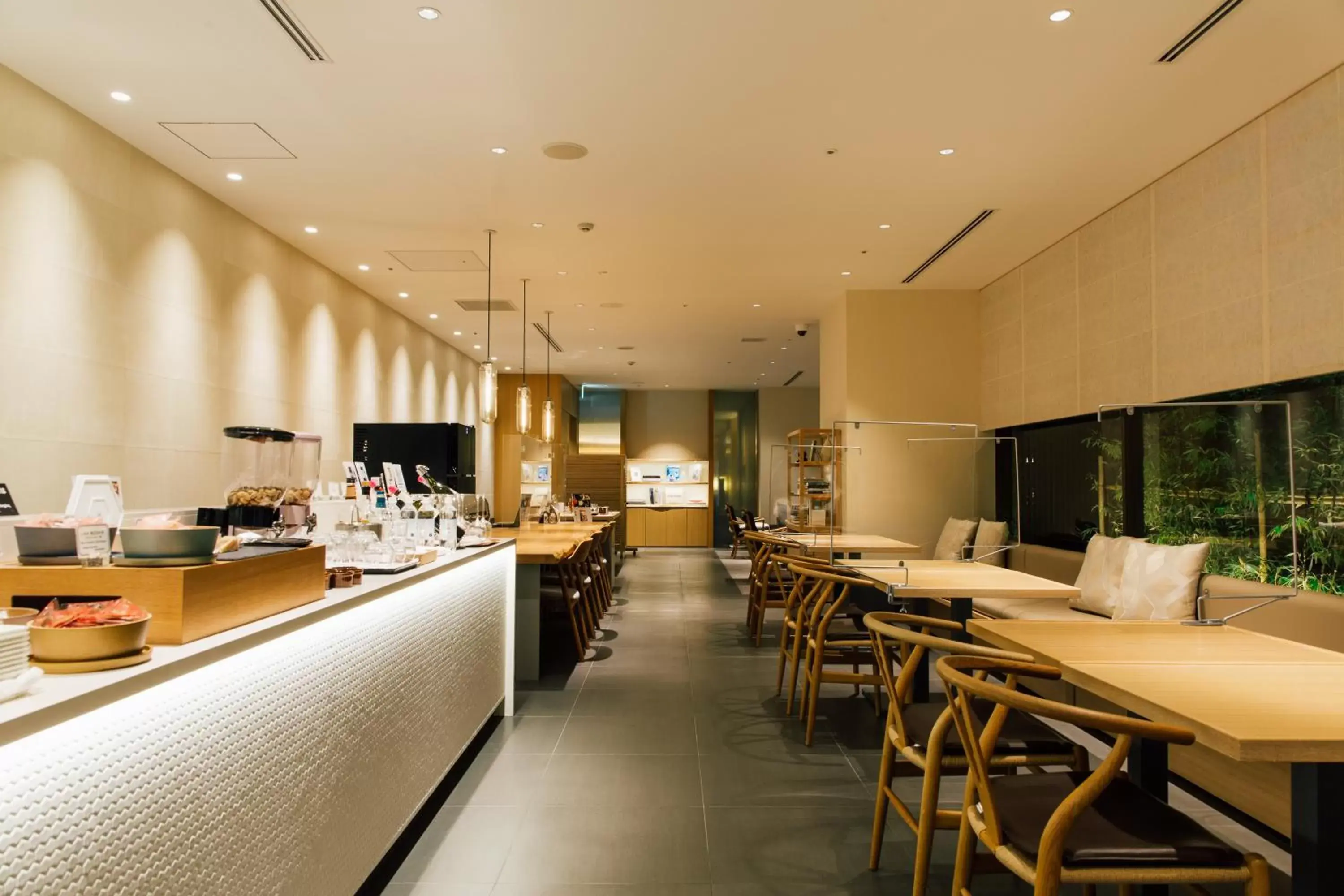 Lounge or bar, Restaurant/Places to Eat in Kanazawa Tokyu Hotel