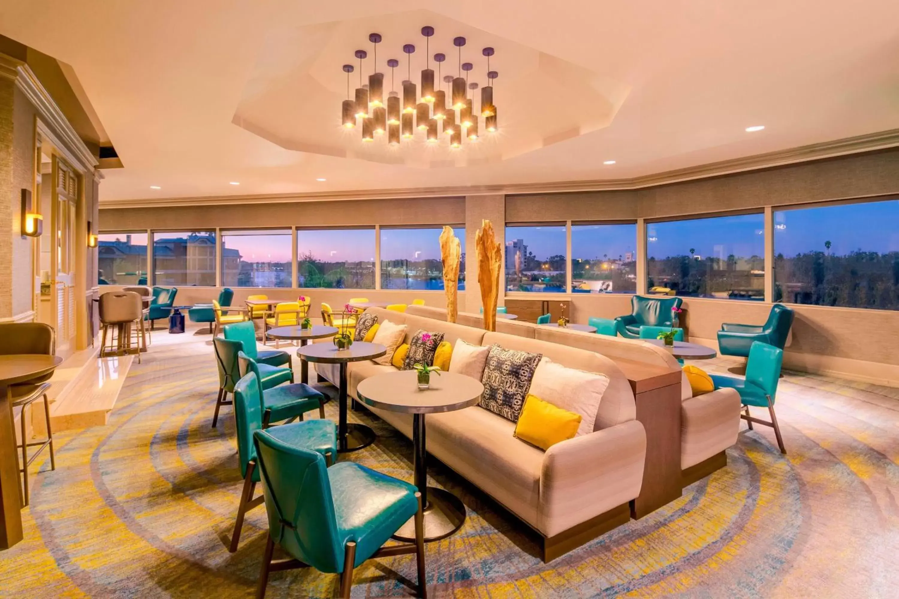 Lounge or bar in The Westin Tampa Waterside