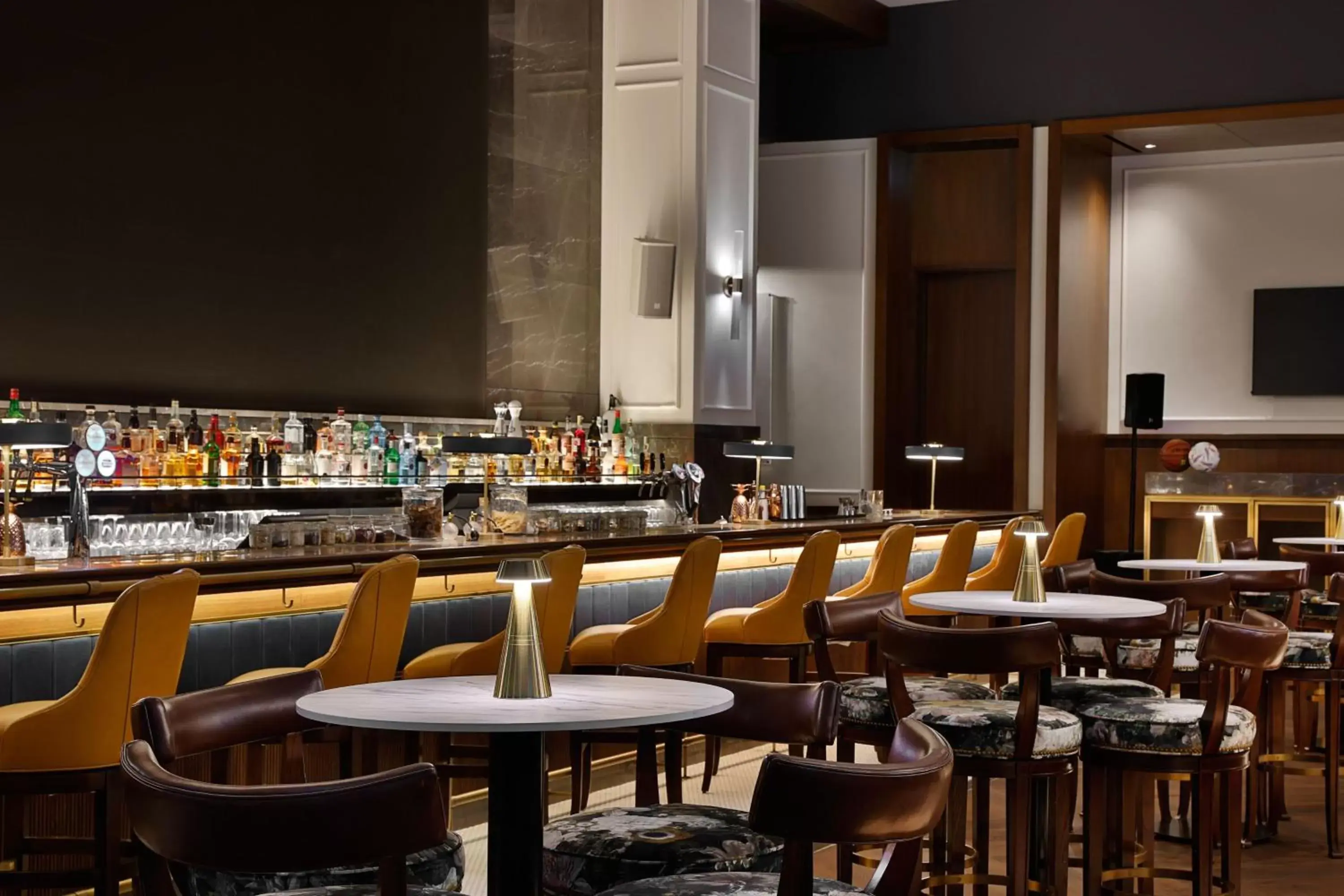 Lounge or bar, Restaurant/Places to Eat in The Ritz-Carlton, Amman