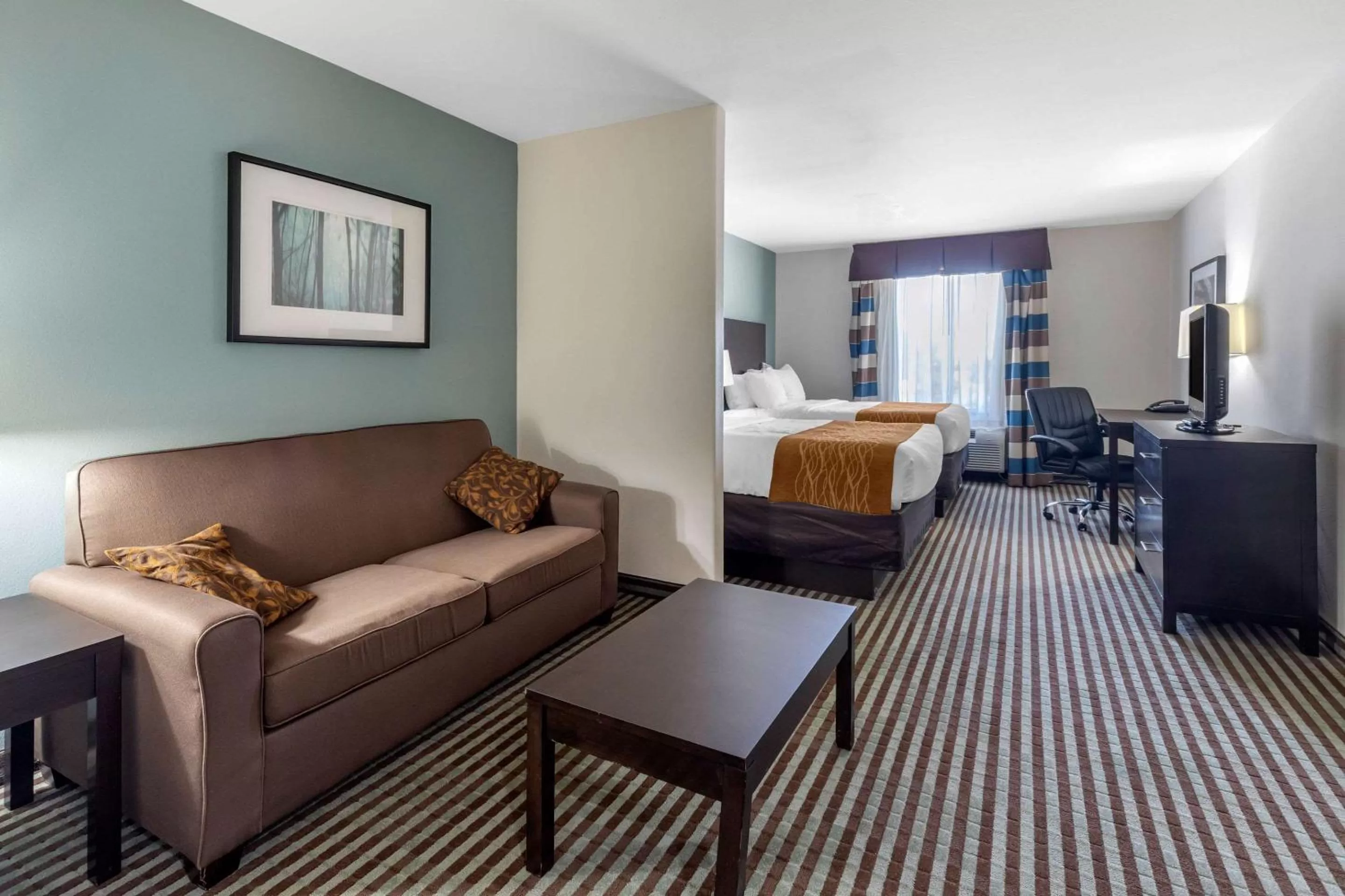 Photo of the whole room, Bed in Comfort Inn & Suites Perry I-35