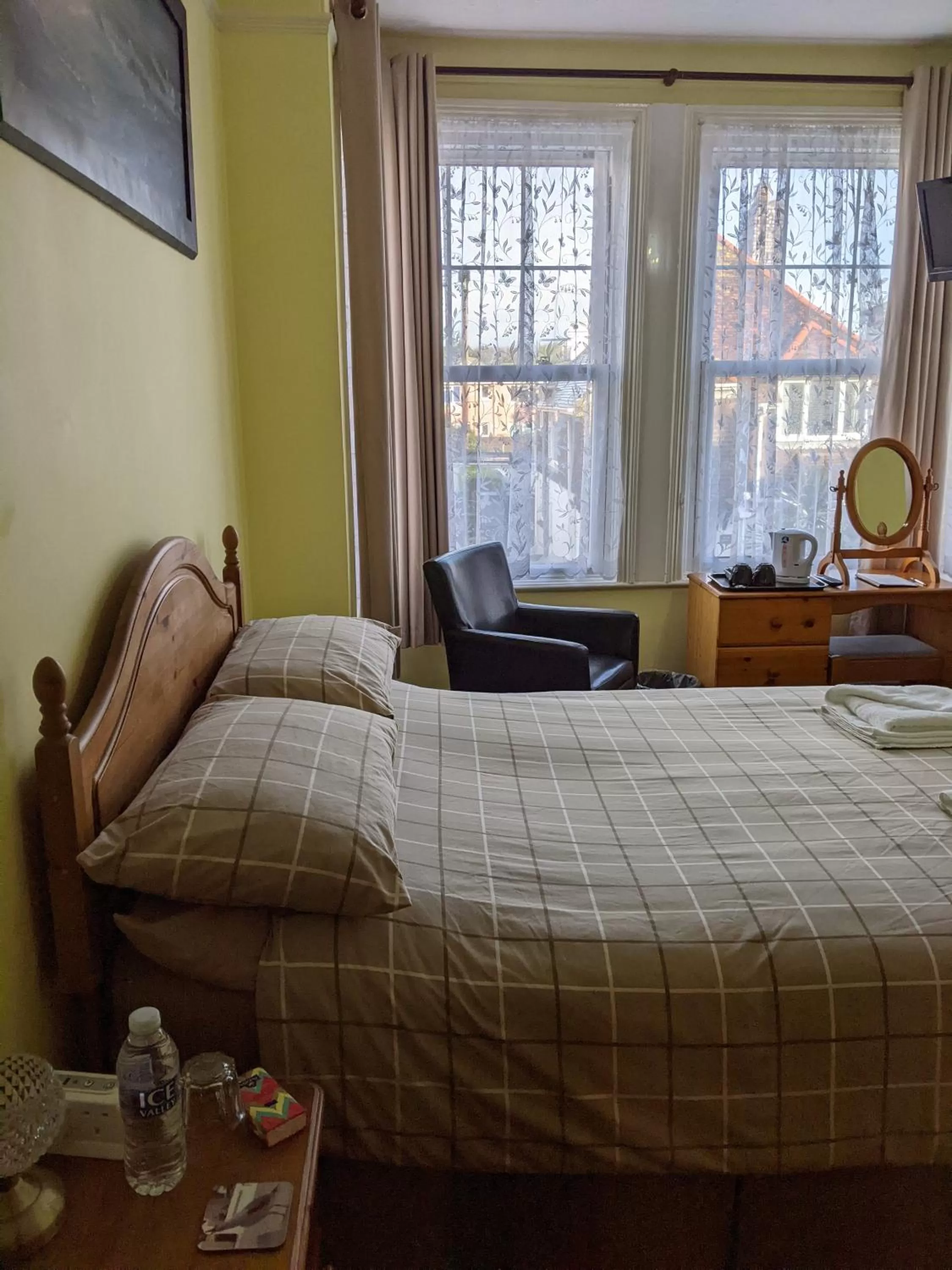 Bed in Kingswinford Guest House