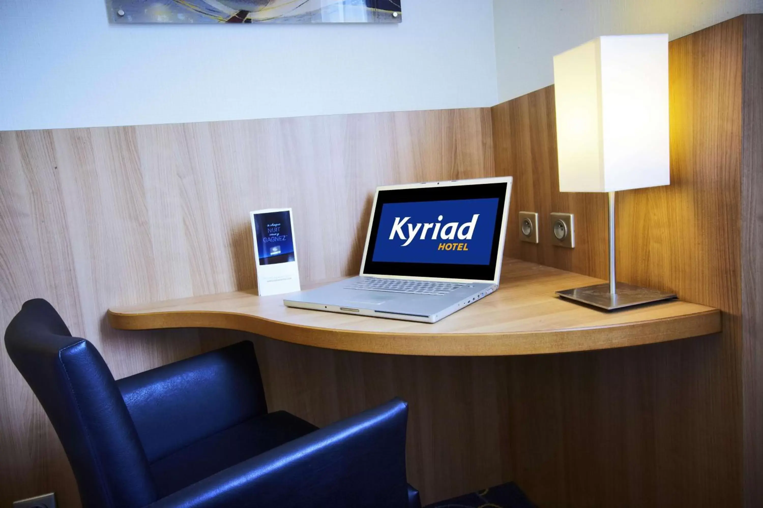 TV and multimedia in Kyriad Hotel Tours Centre