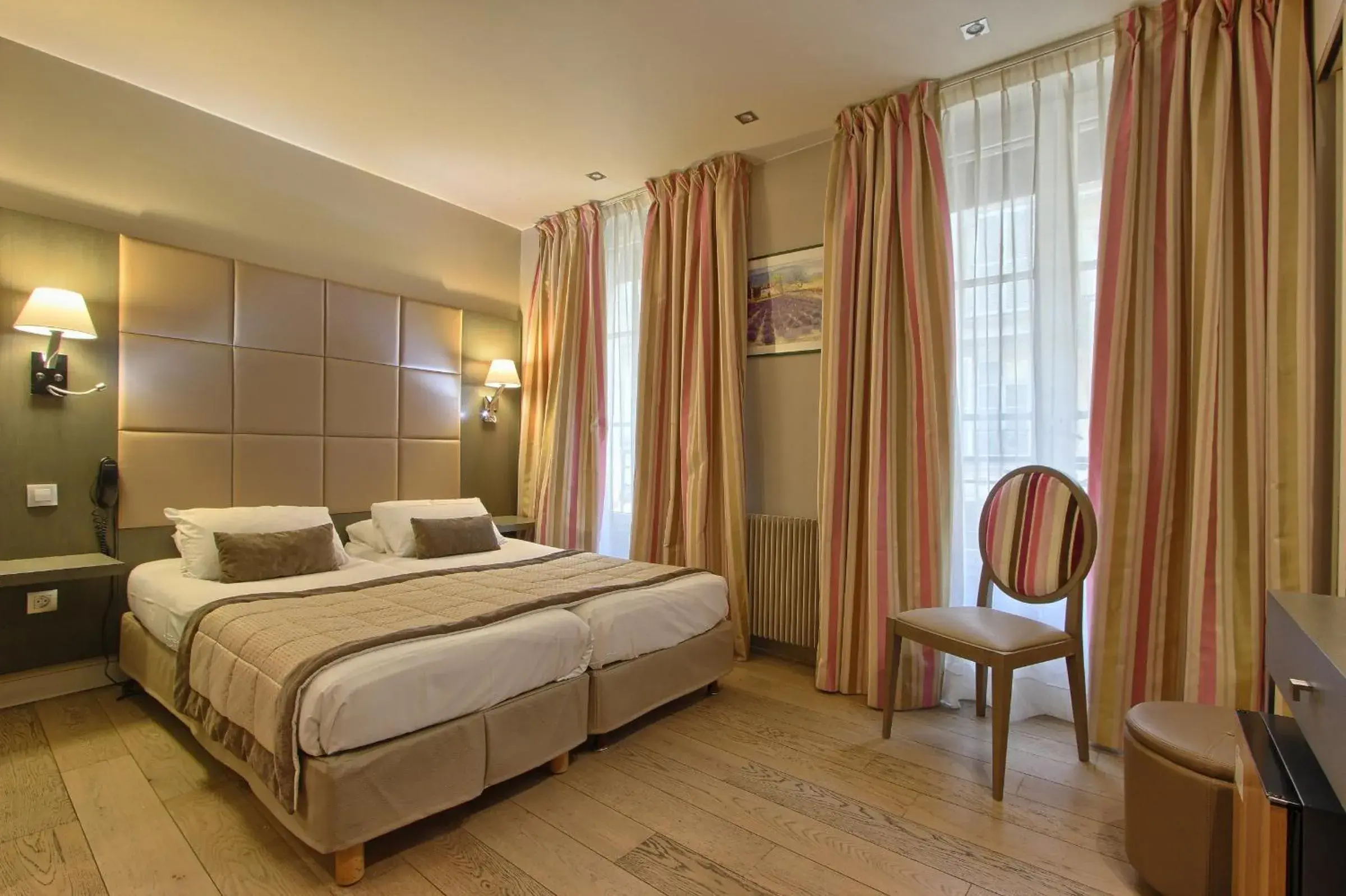 Bed in Villa Margaux Opéra Montmartre