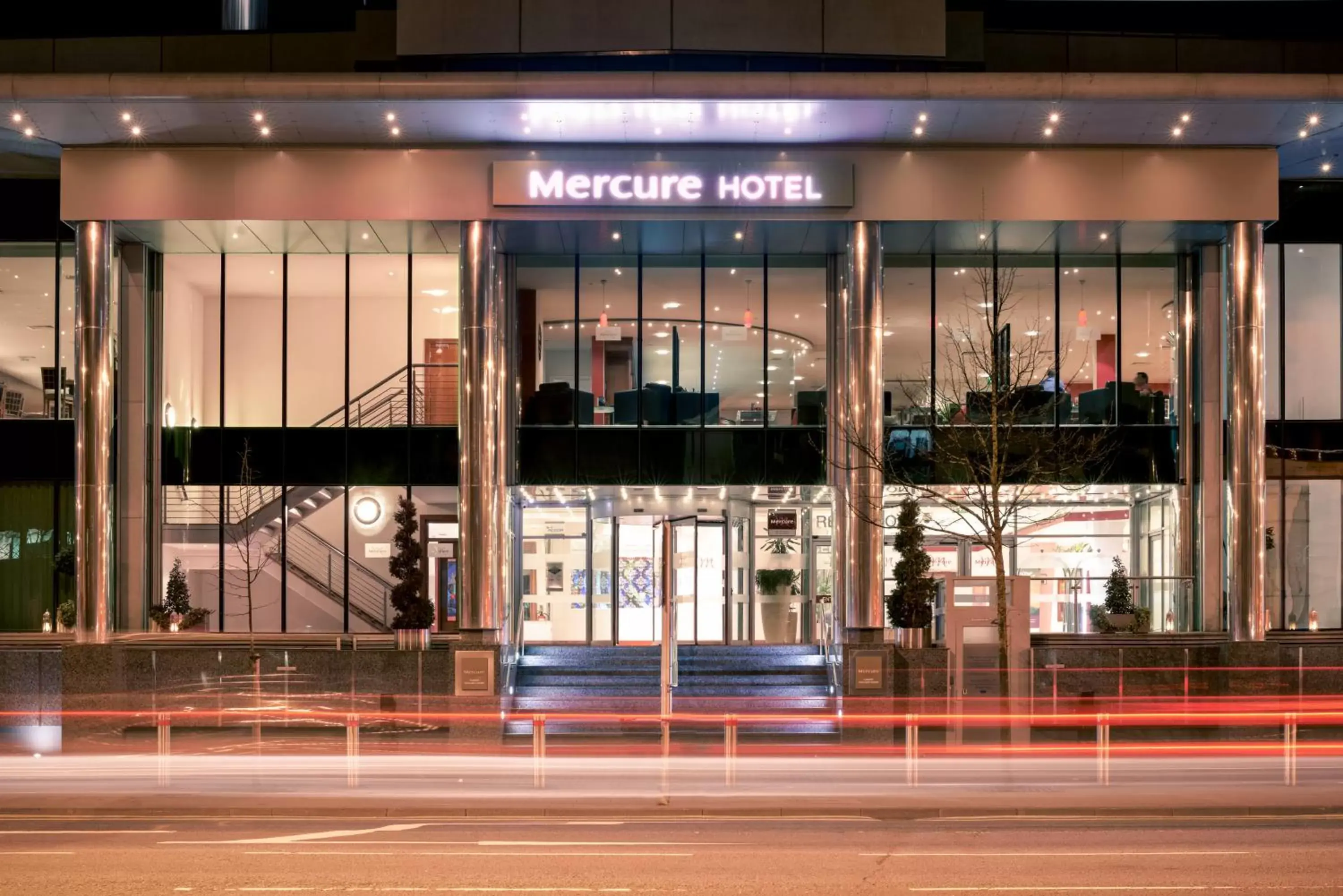 Facade/entrance in Mercure Cardiff Holland House Hotel & Spa