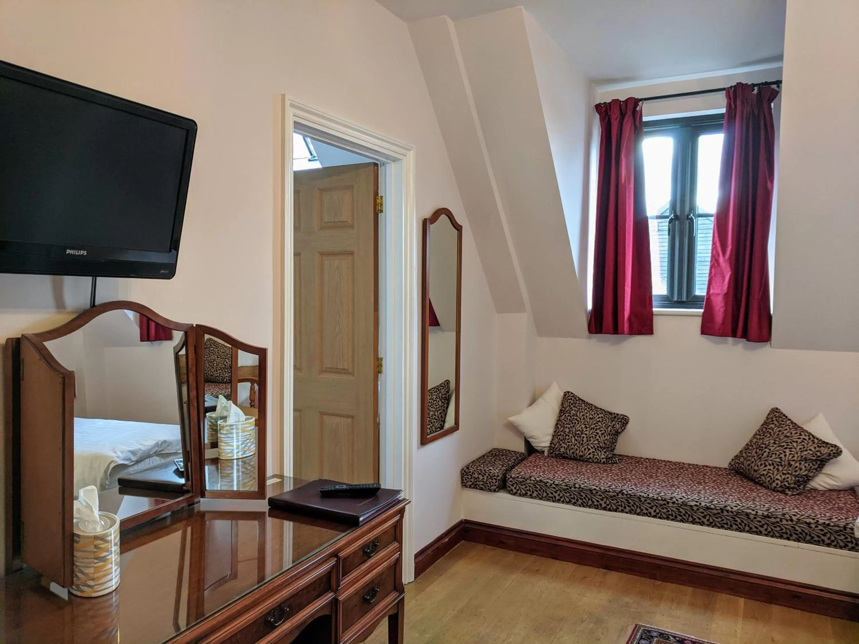 TV/Entertainment Center in Highfield Farm