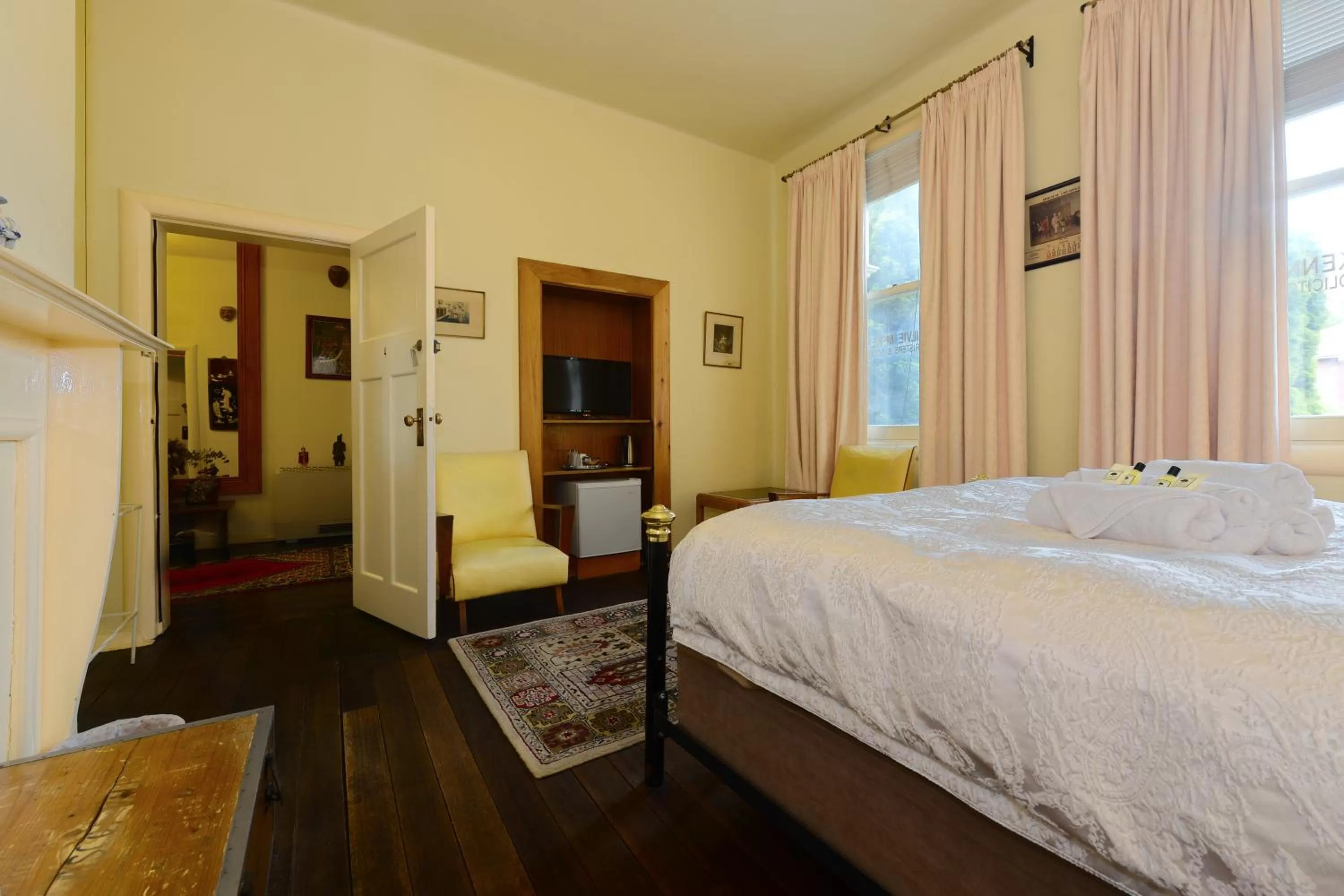 Bedroom, Bed in Edinburgh Gallery Bed & Breakfast