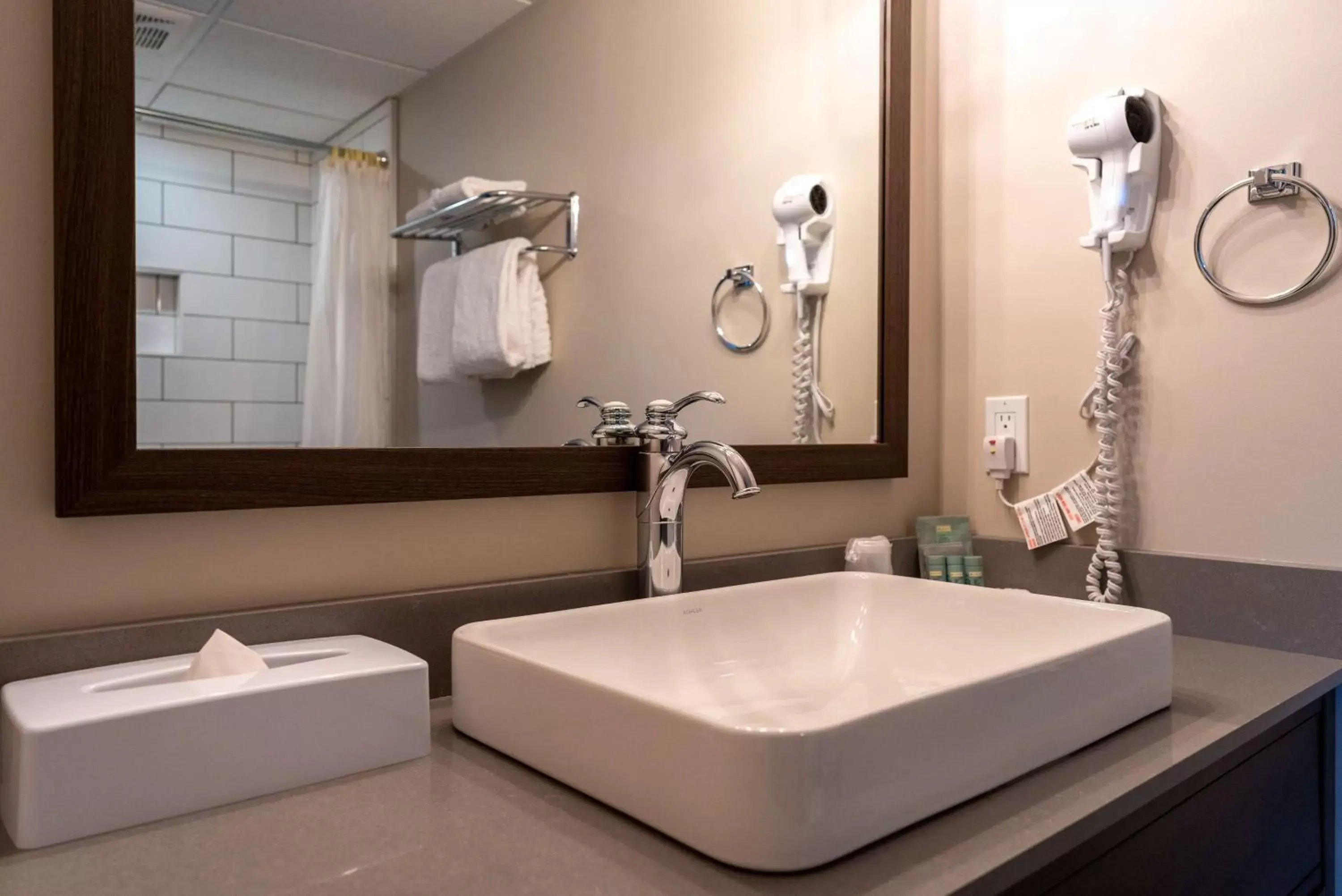 Shower, Bathroom in Best Western Gold Rush Inn