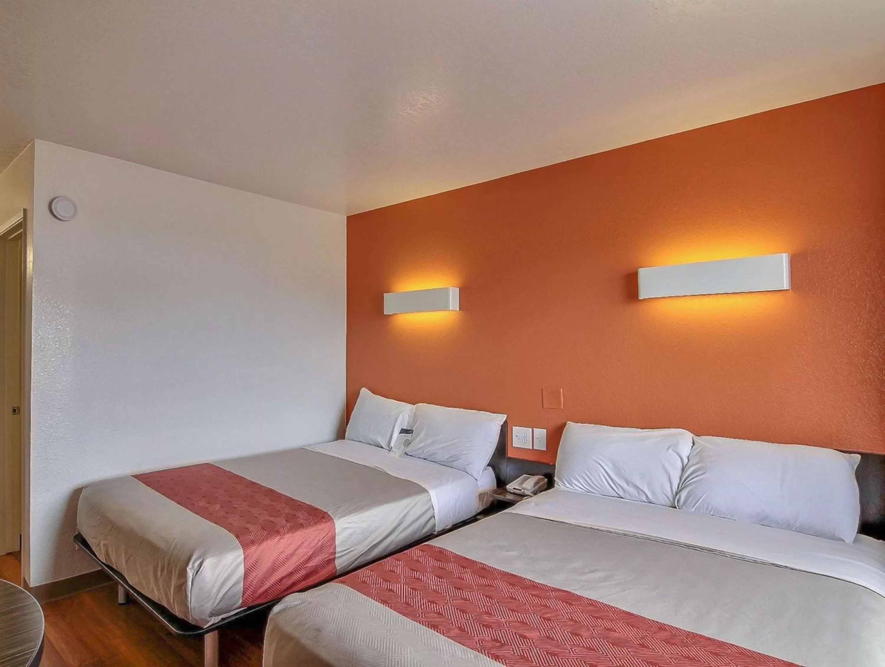 Bedroom, Bed in Motel 6-Buellton, CA - Solvang Area