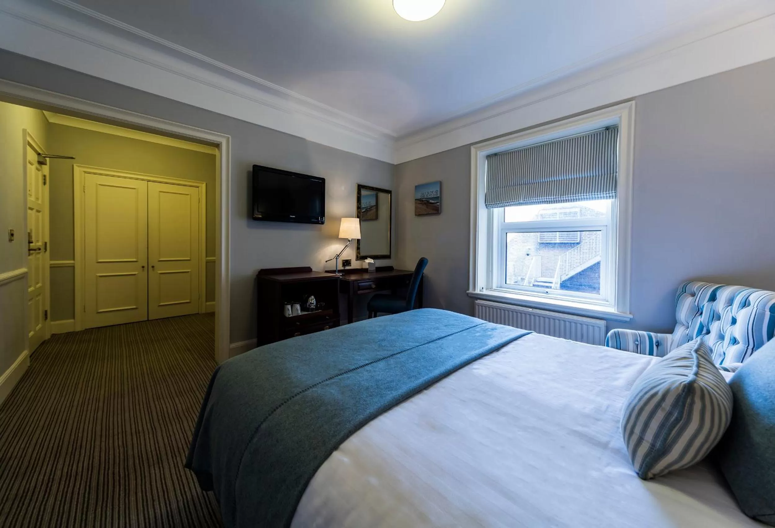 Bed in The Old Ship Hotel