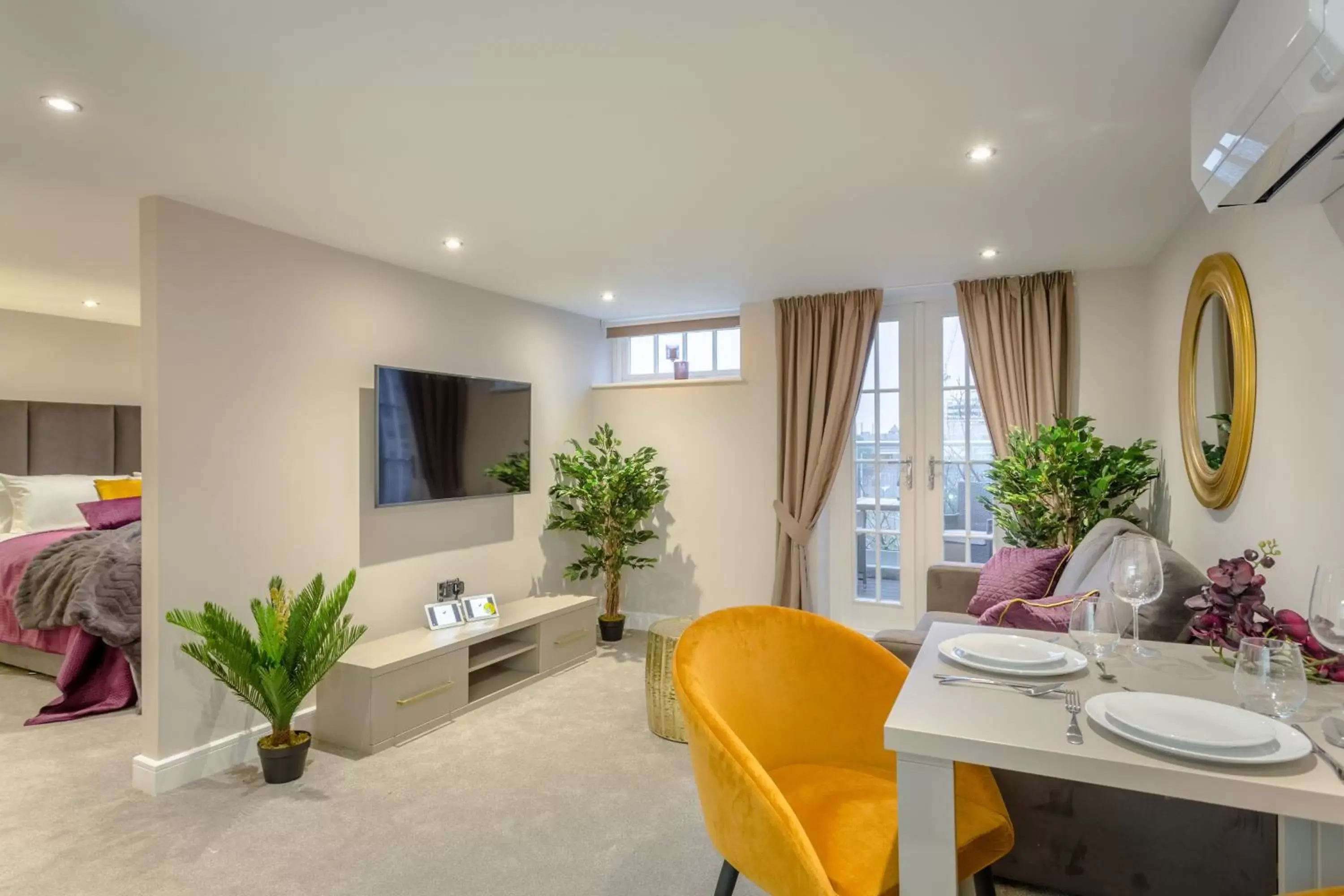 Living room, Dining Area in Heritage Mews Nottingham