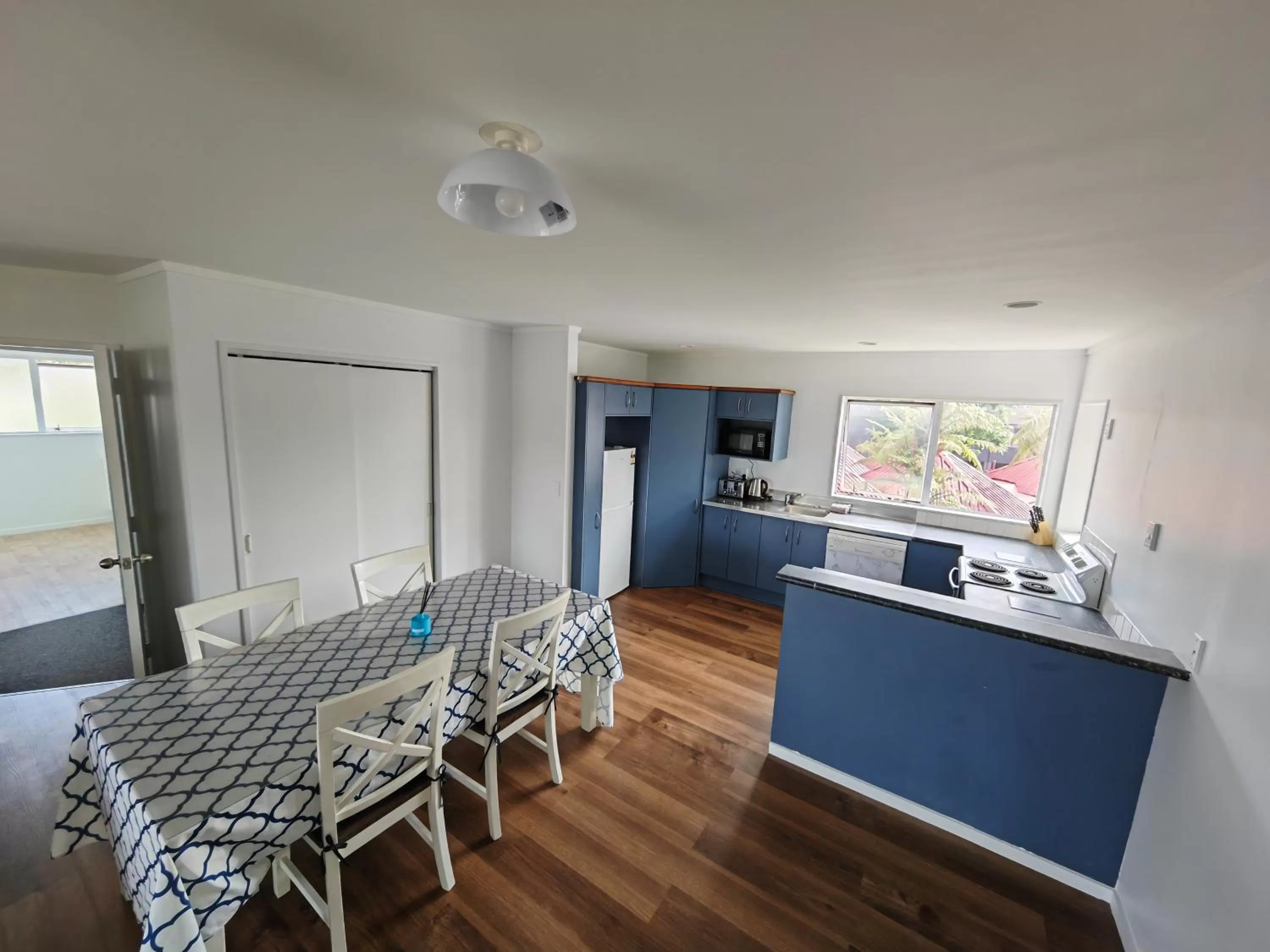 Upstairs Two-Bedroom Apartment (Guest House) in Pure Motel