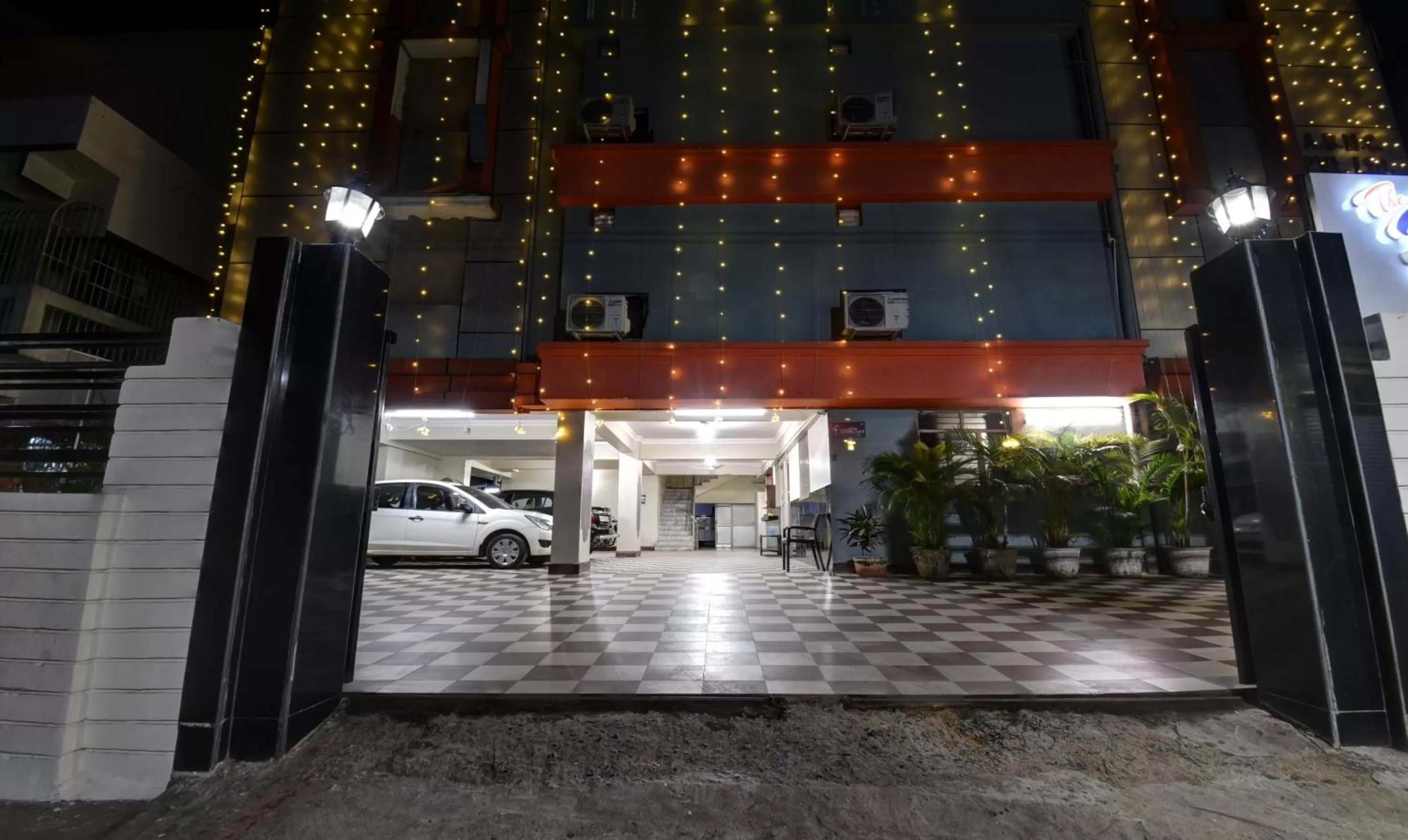 Parking in Treebo Trend The Pearl Bliss